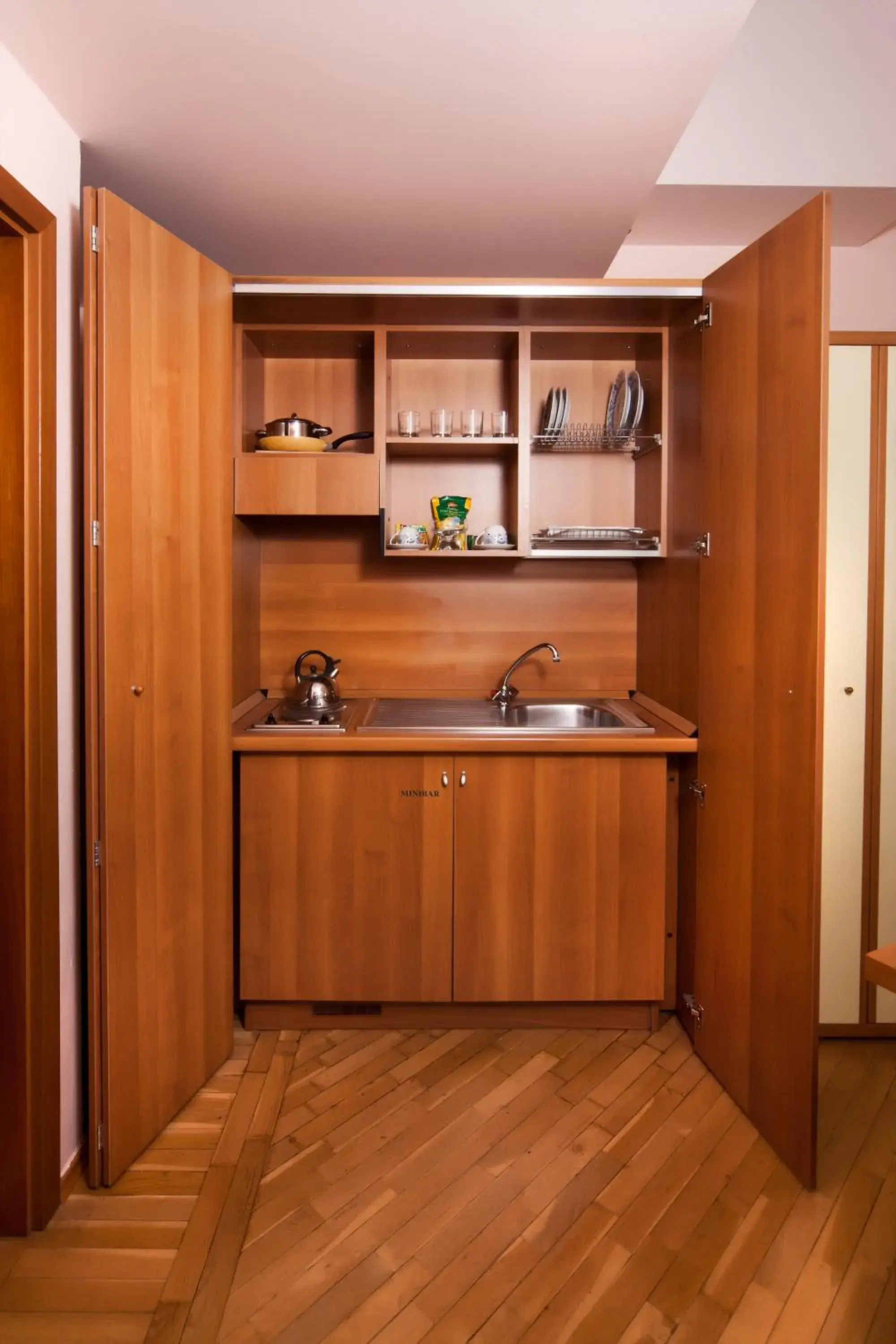 Kitchen or kitchenette, Kitchen/Kitchenette in Residence Select