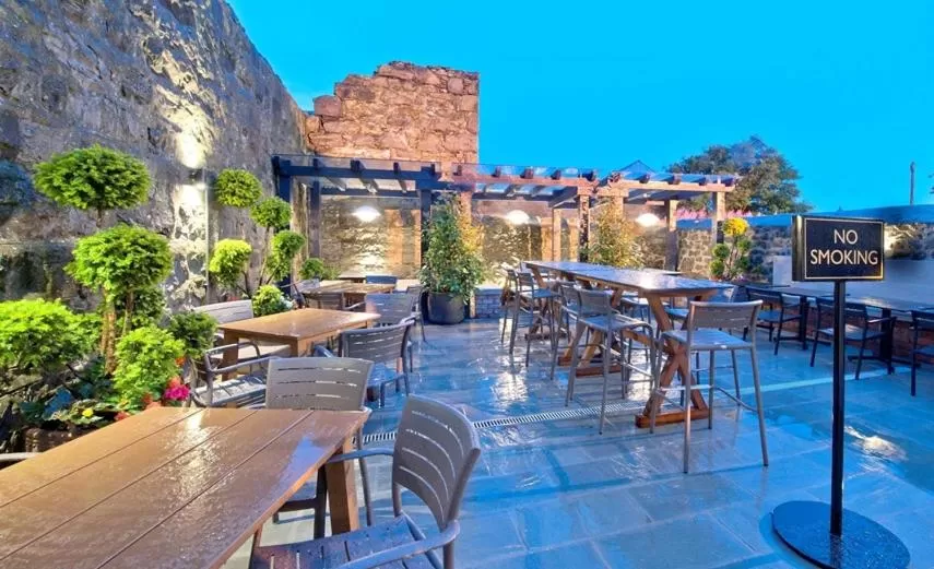 People, Restaurant/Places to Eat in The Saltoun Inn