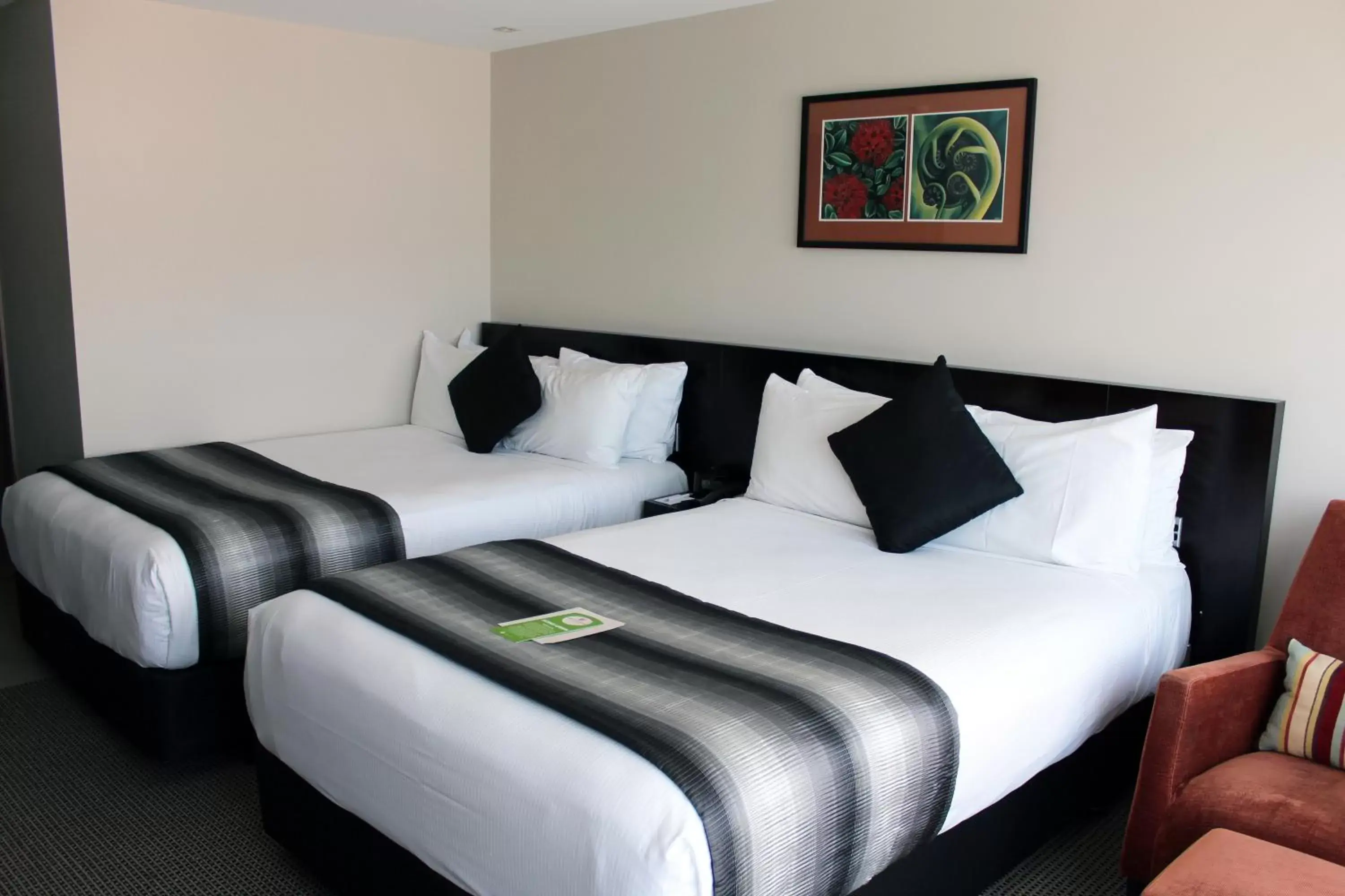 Seating area, Bed in Copthorne Hotel Wellington, Oriental Bay