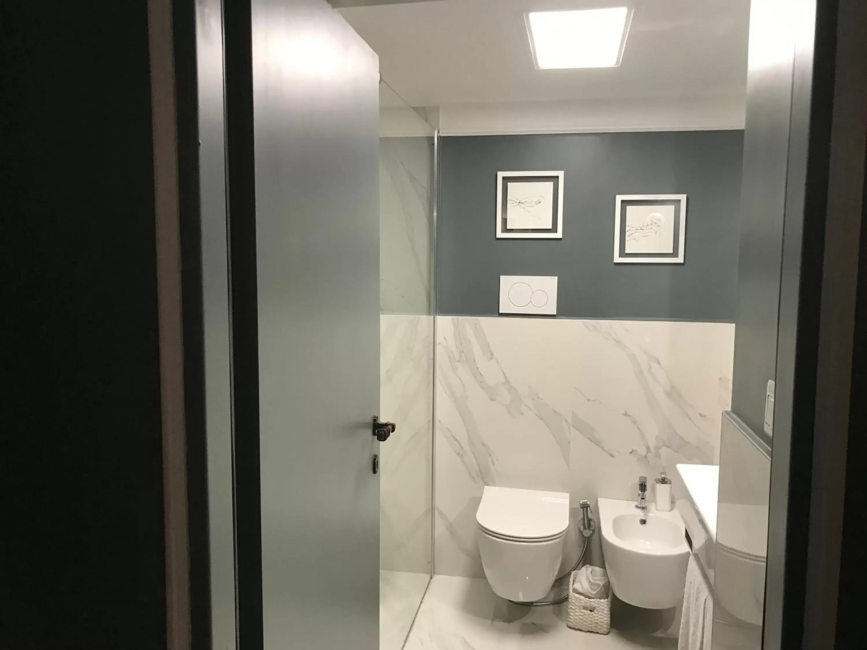Bathroom in HiSuiteROME