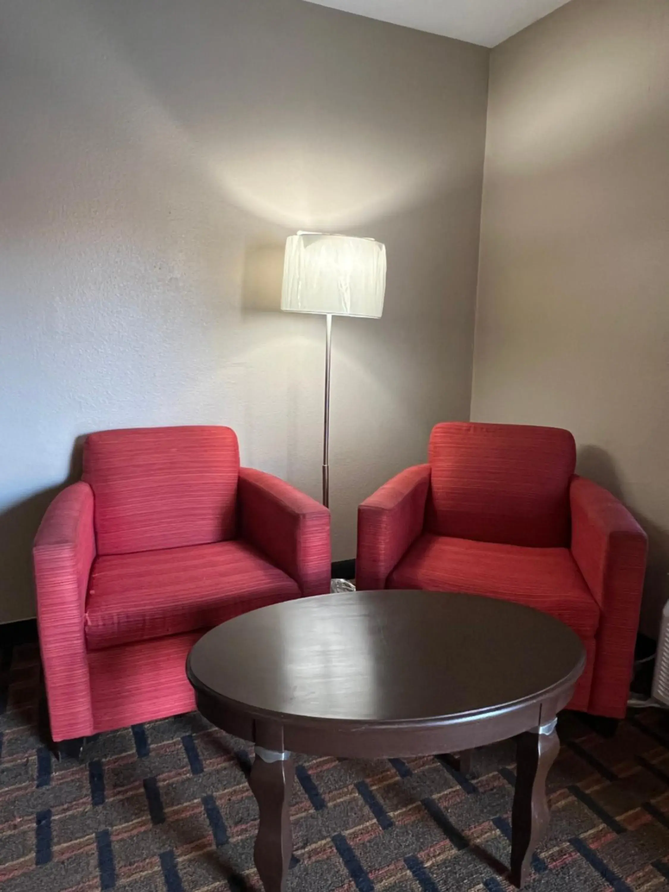 Seating Area in Super 8 by Wyndham Norcross/I-85 Atlanta