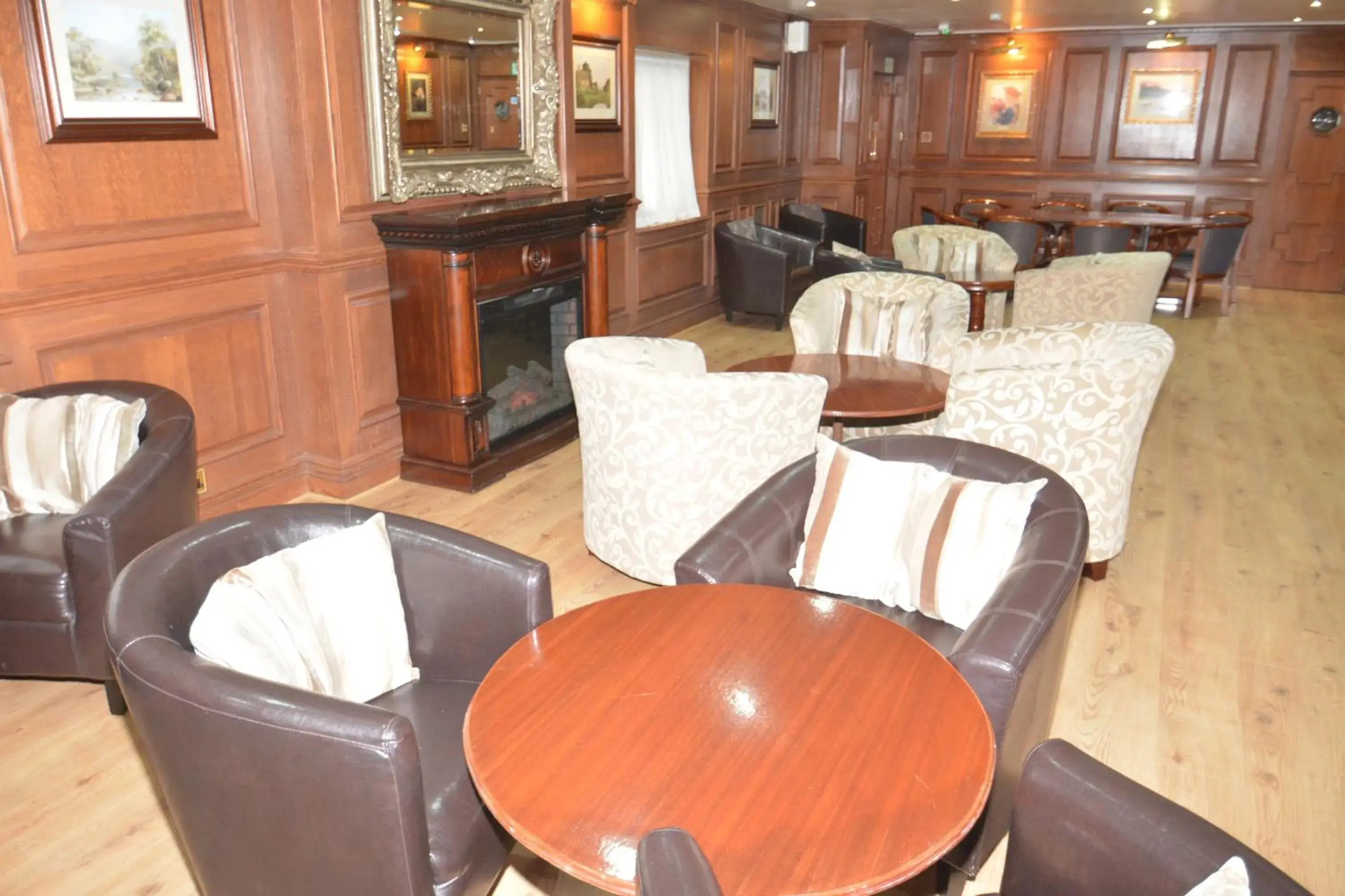 Library, Lounge/Bar in Durrant House Hotel