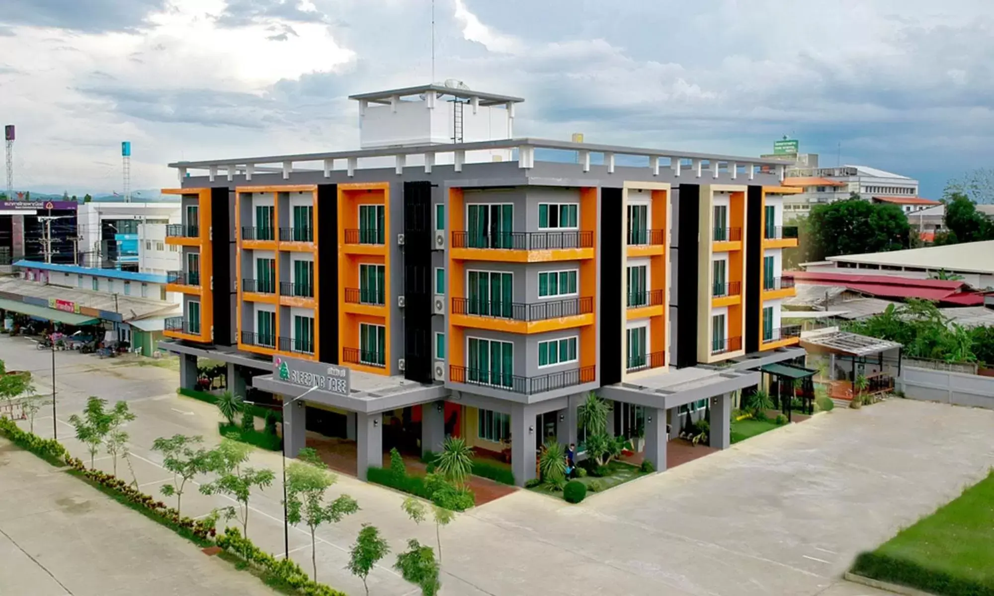 Sleeping Tree Hotel Sleeping Tree Hotel