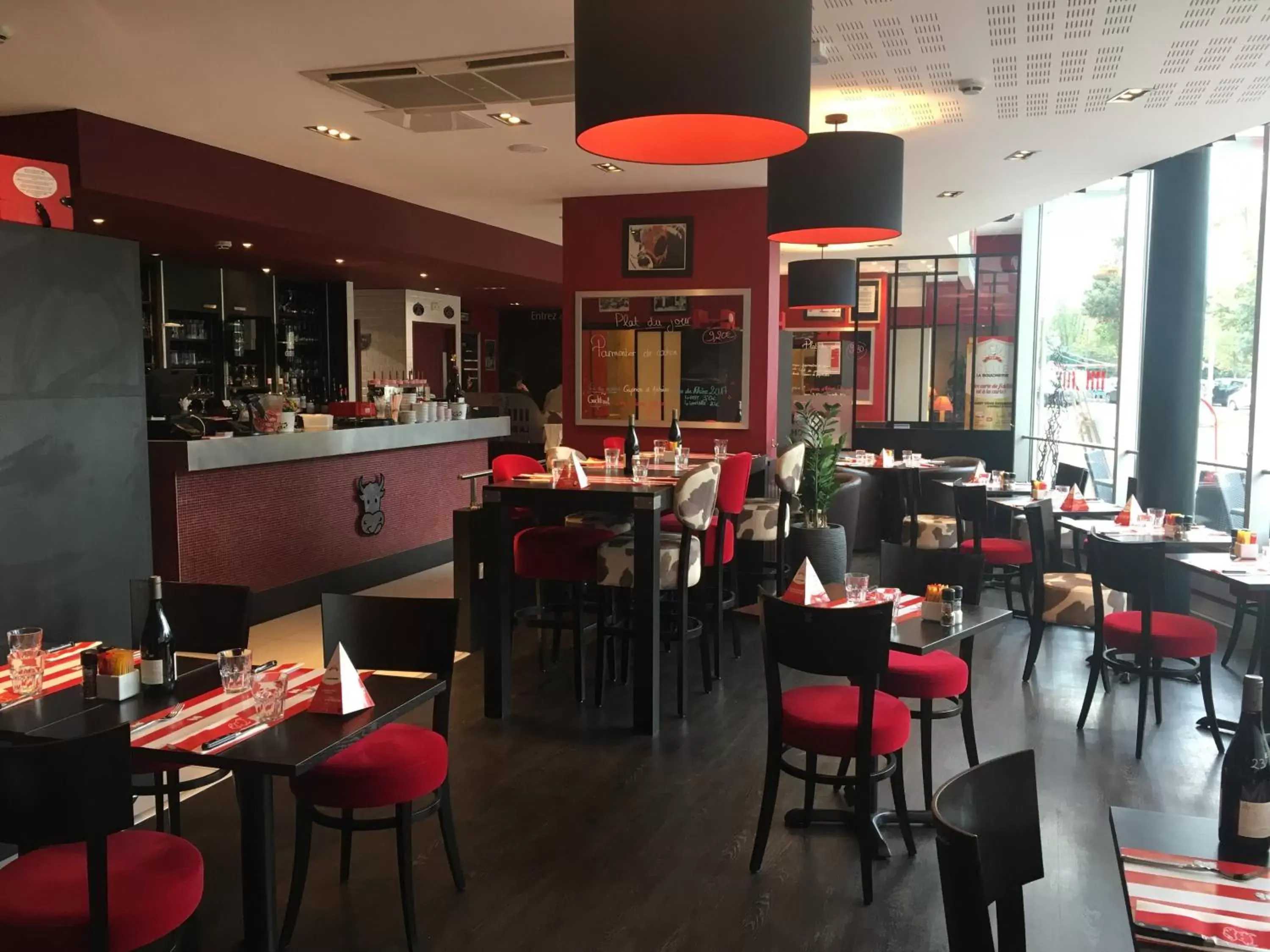 Restaurant/Places to Eat in ibis Lyon Caluire Cité Internationale