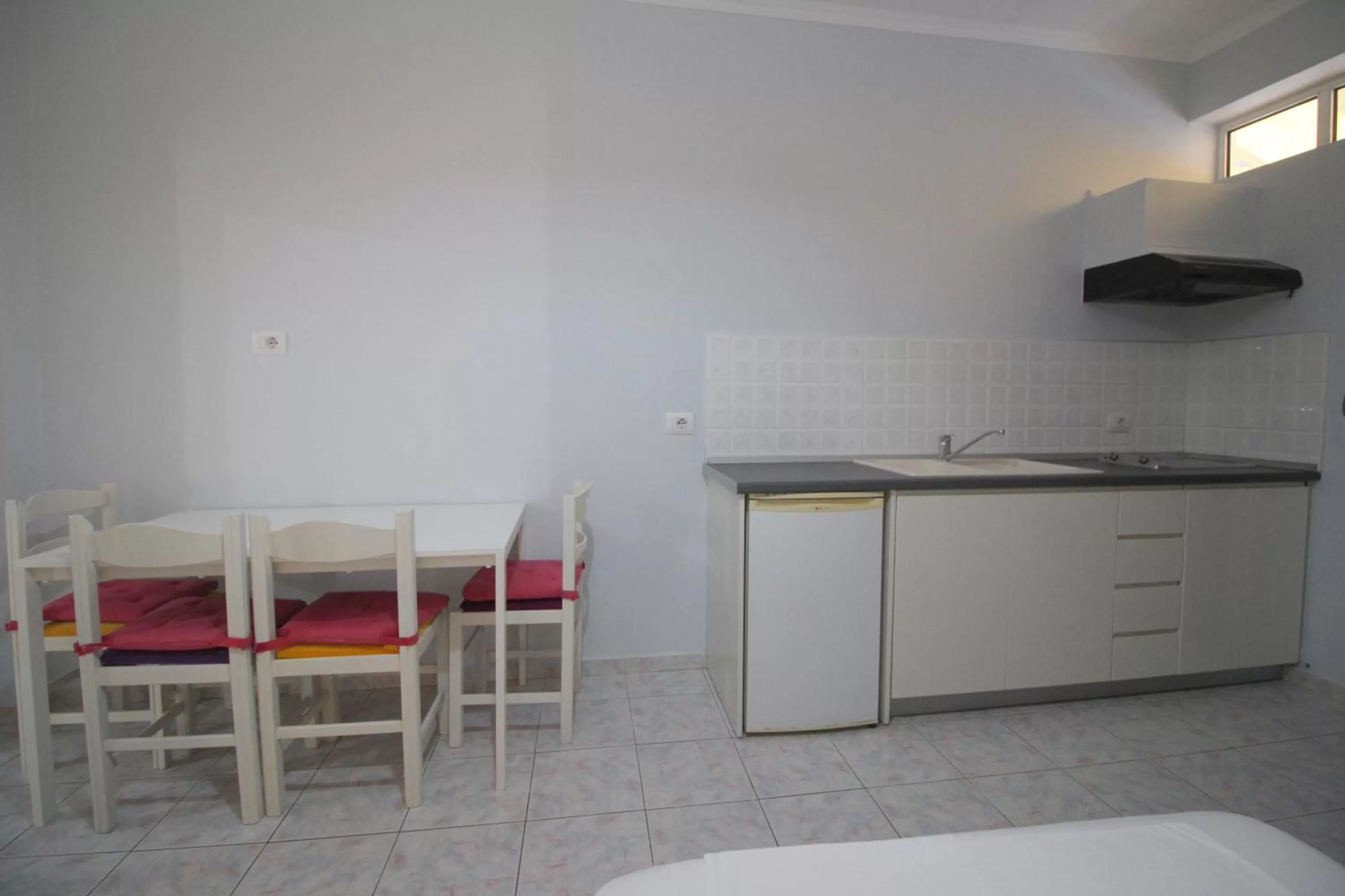 Seating area in Murati Suites Sarandë