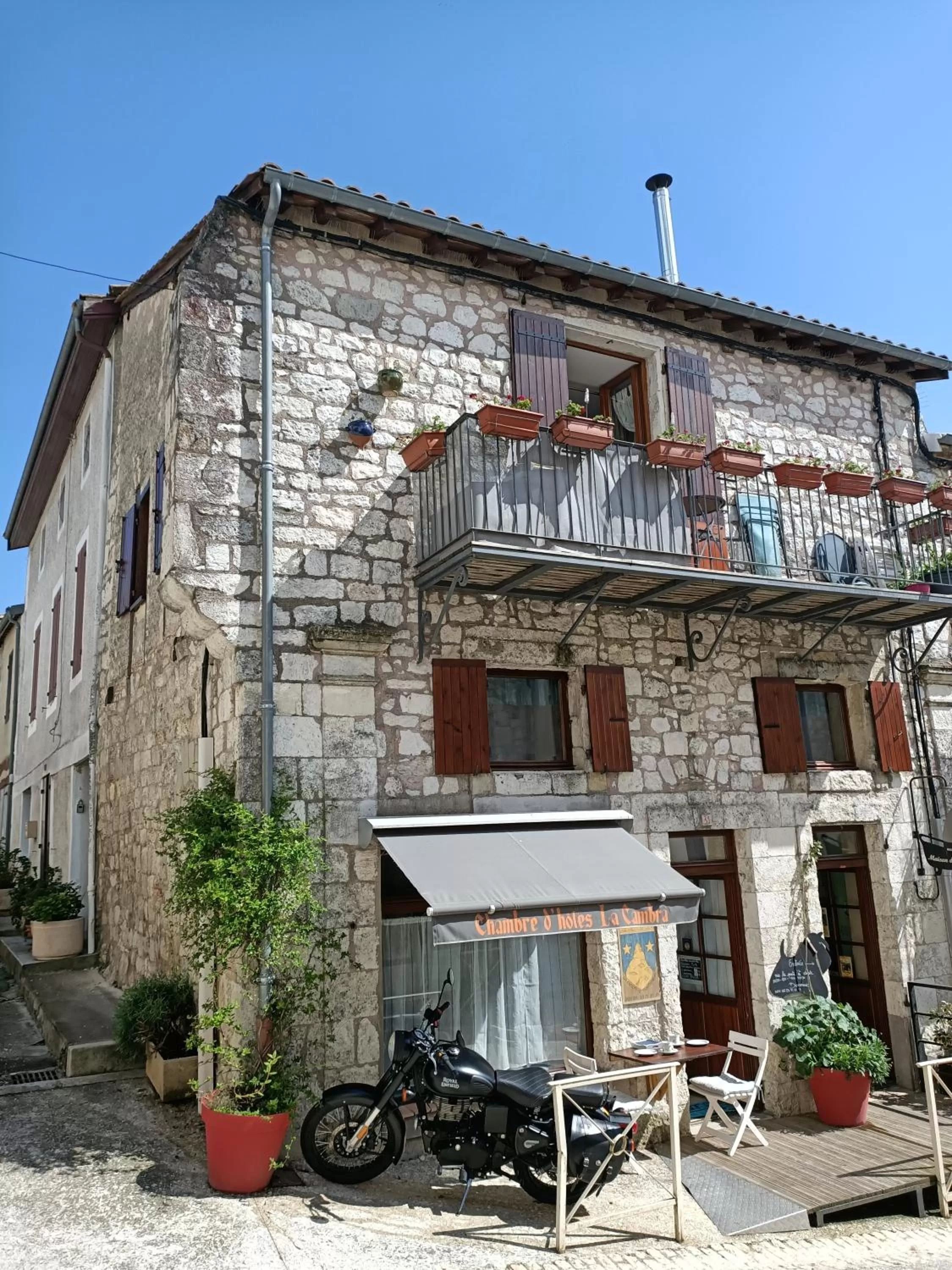 Property building in La Cambra dé Monflanquin