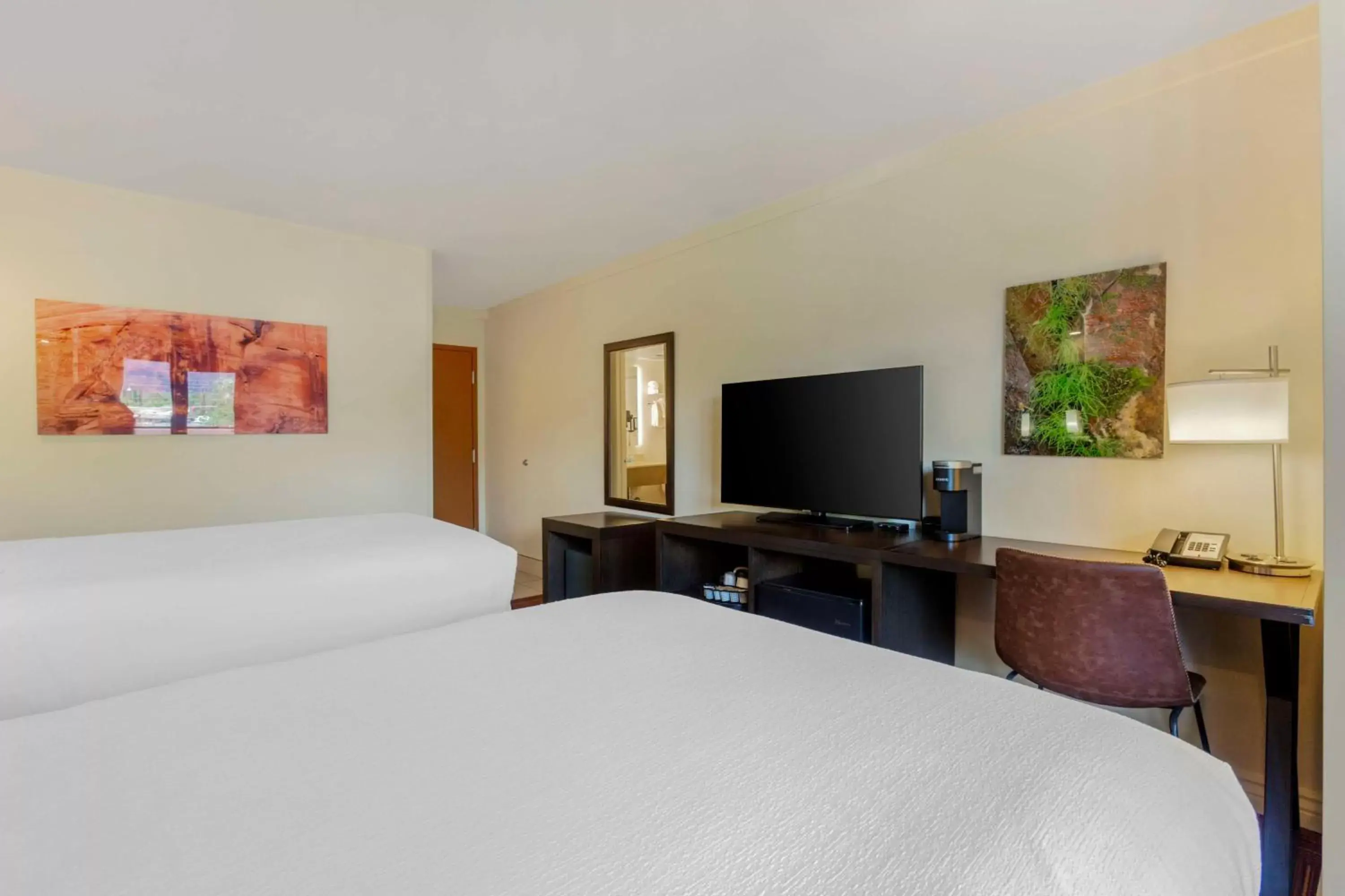 Bedroom, TV/Entertainment Center in Aiden by Best Western Sedona