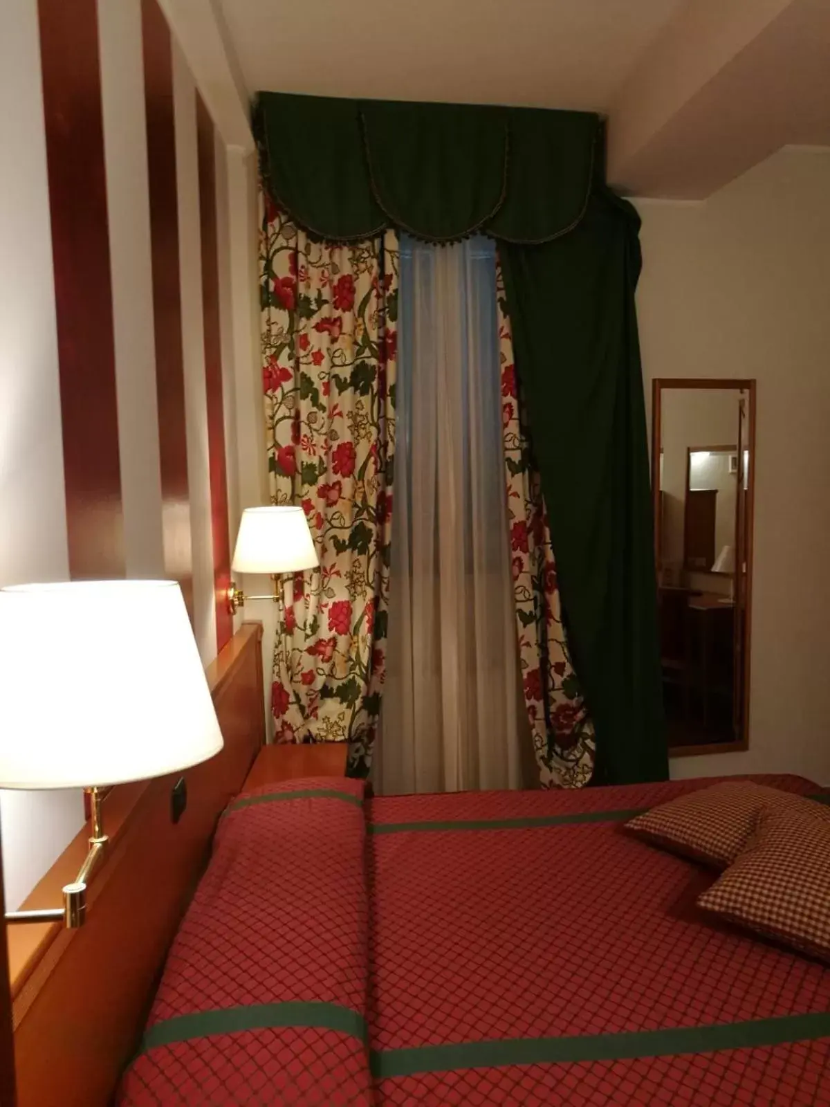 Photo of the whole room, Bed in Hotel La Luna