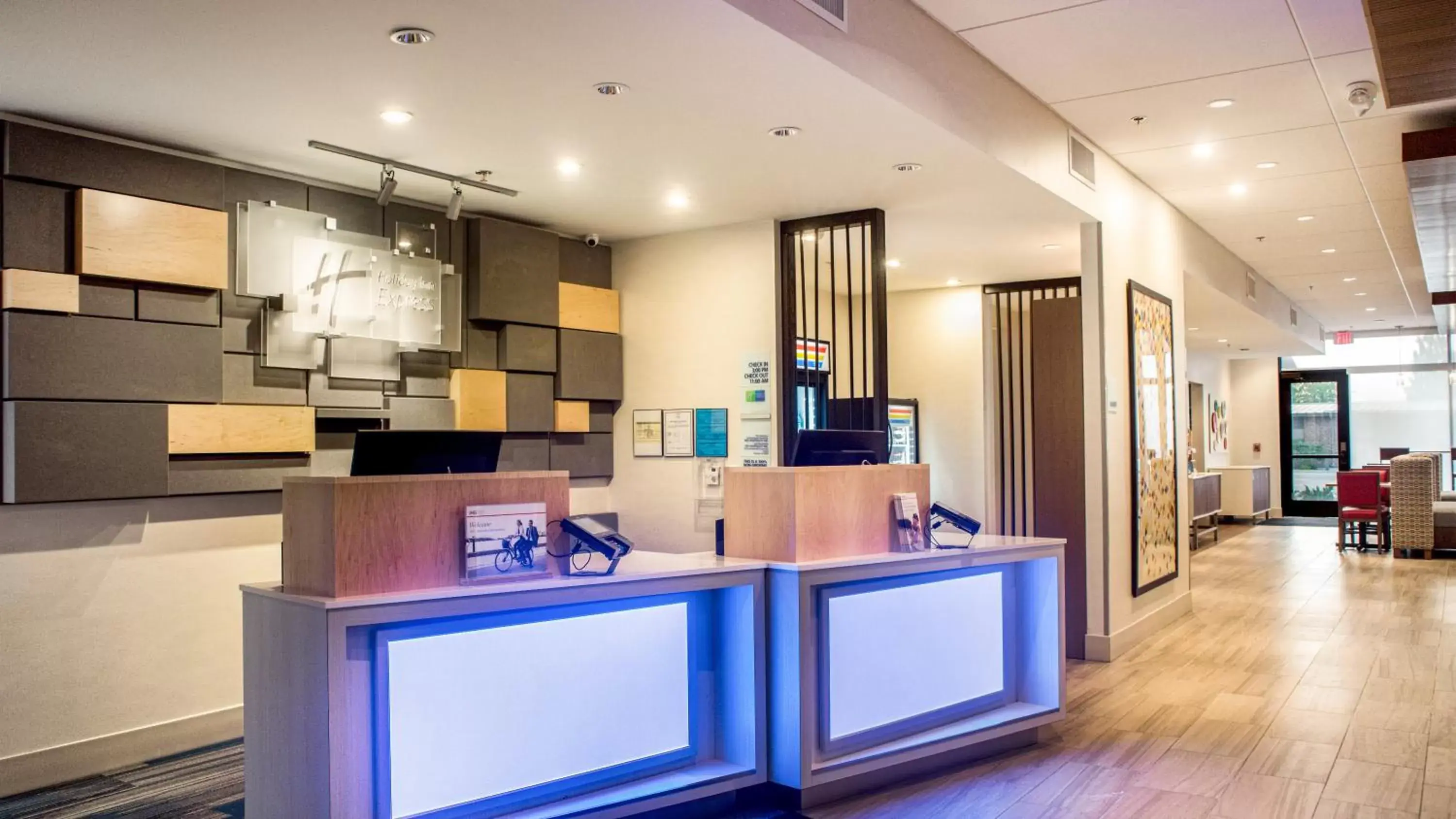 Property building, Kitchen/Kitchenette in Holiday Inn Express & Suites Racine, an IHG Hotel