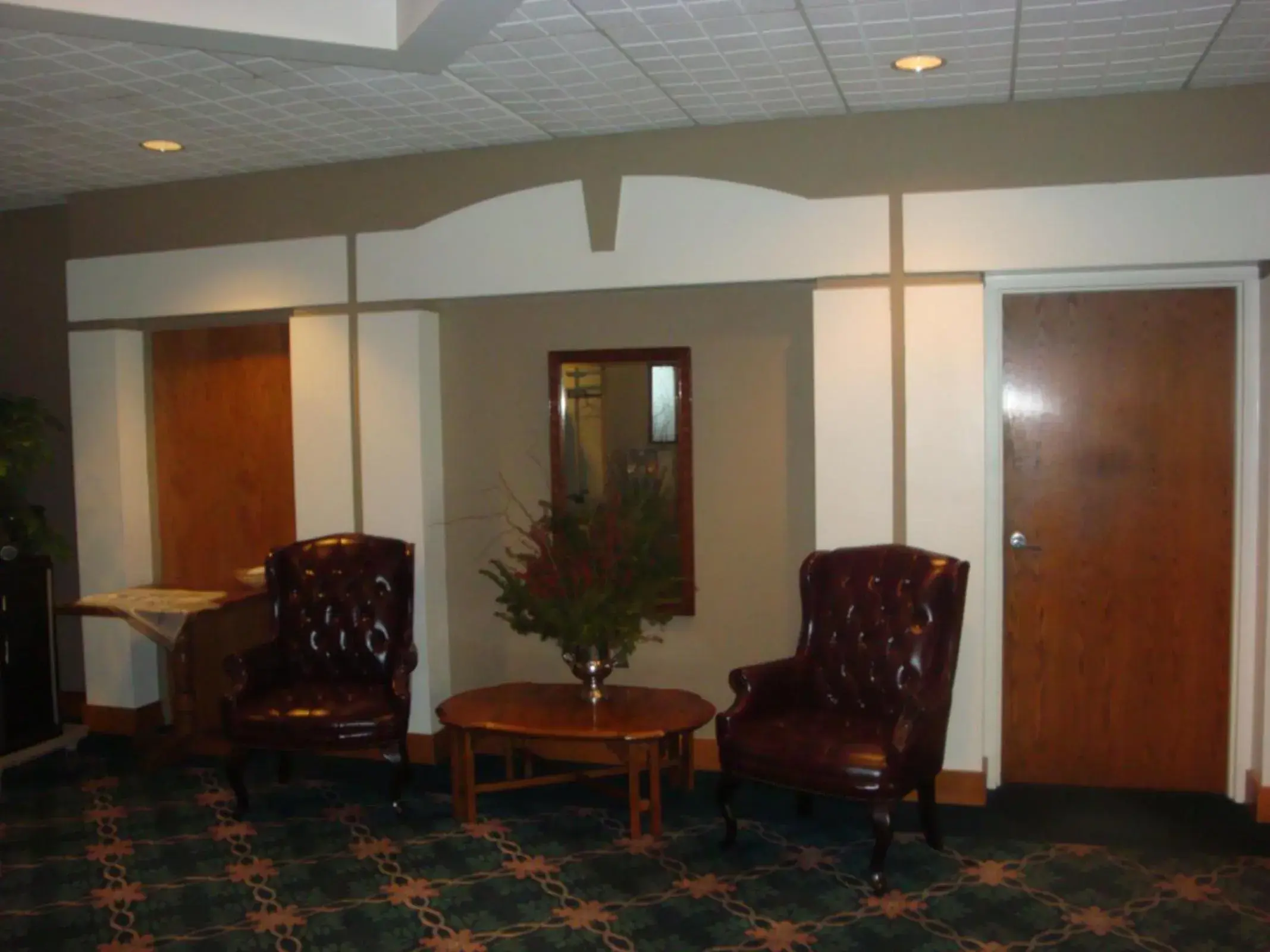 Banquet/Function facilities, Seating Area in Americourt Extended Stays