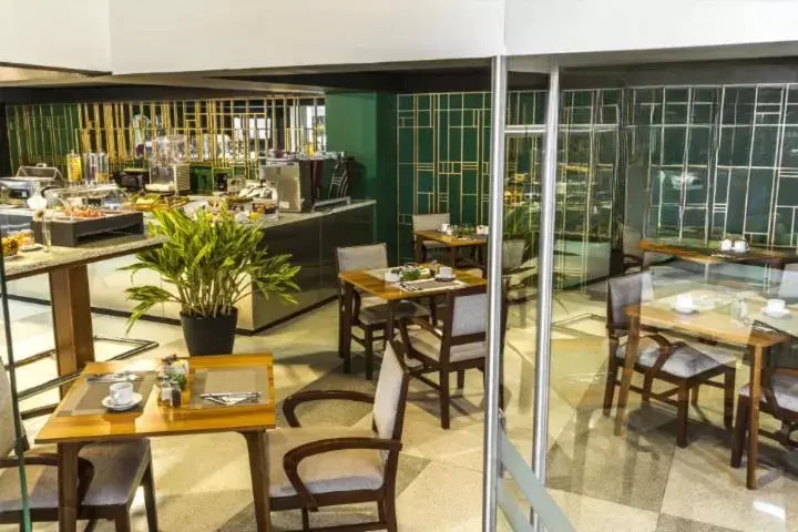 Breakfast, Restaurant/Places to Eat in Urban Green Hotel & Suites