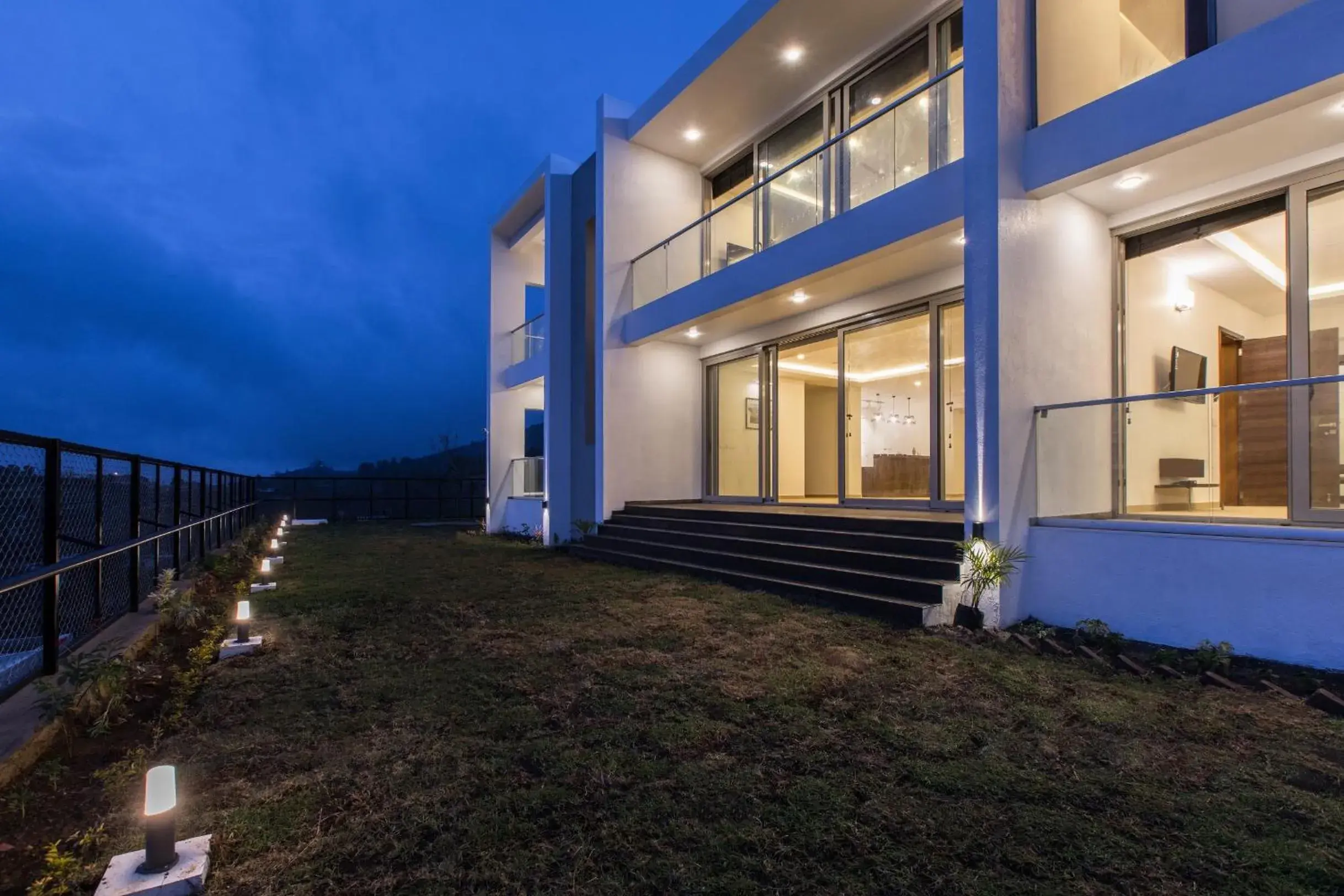 Property building in Silver Mist Property building in Silver Mist