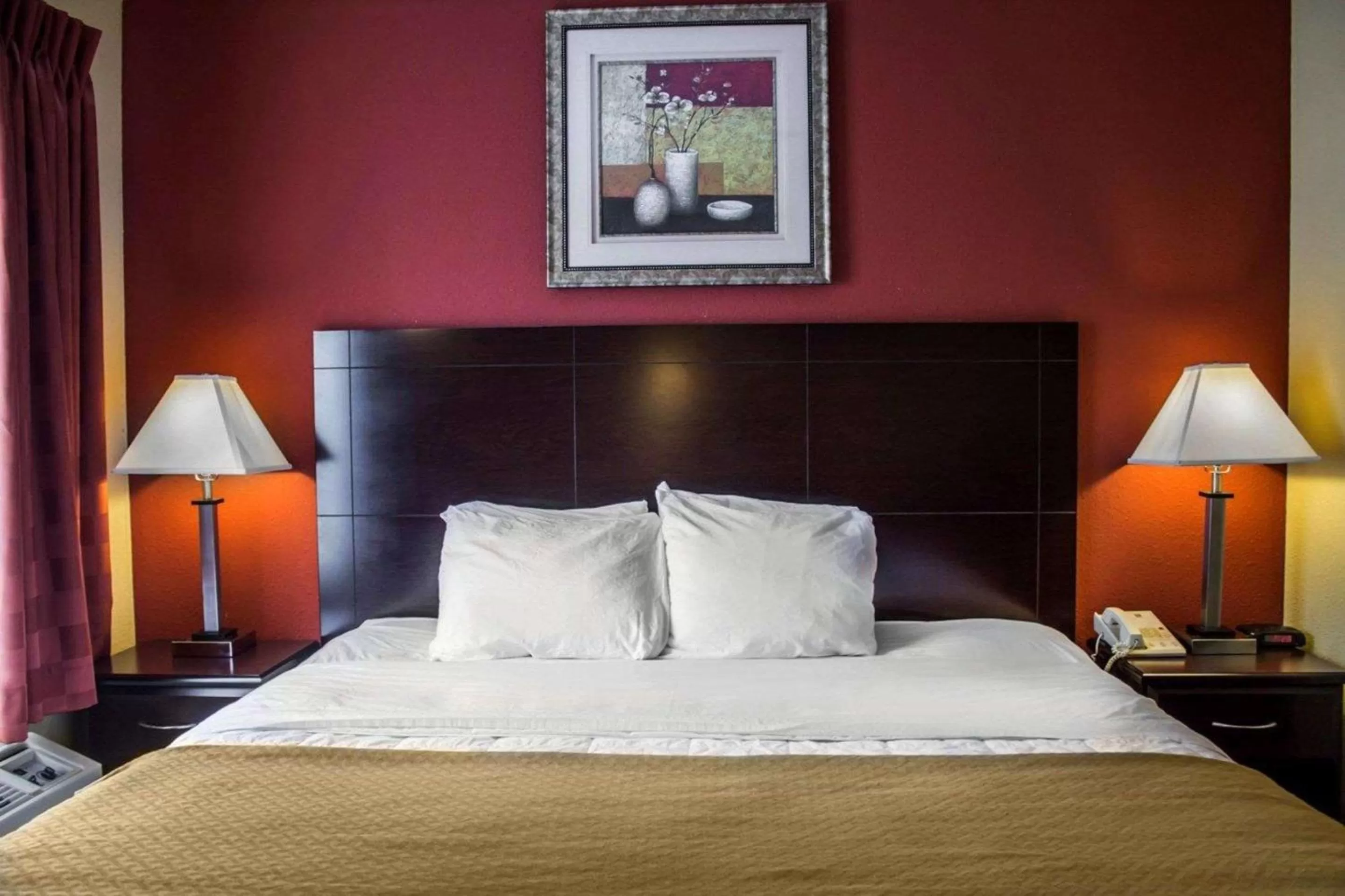 Photo of the whole room, Bed in Quality Inn Brunswick Cleveland South