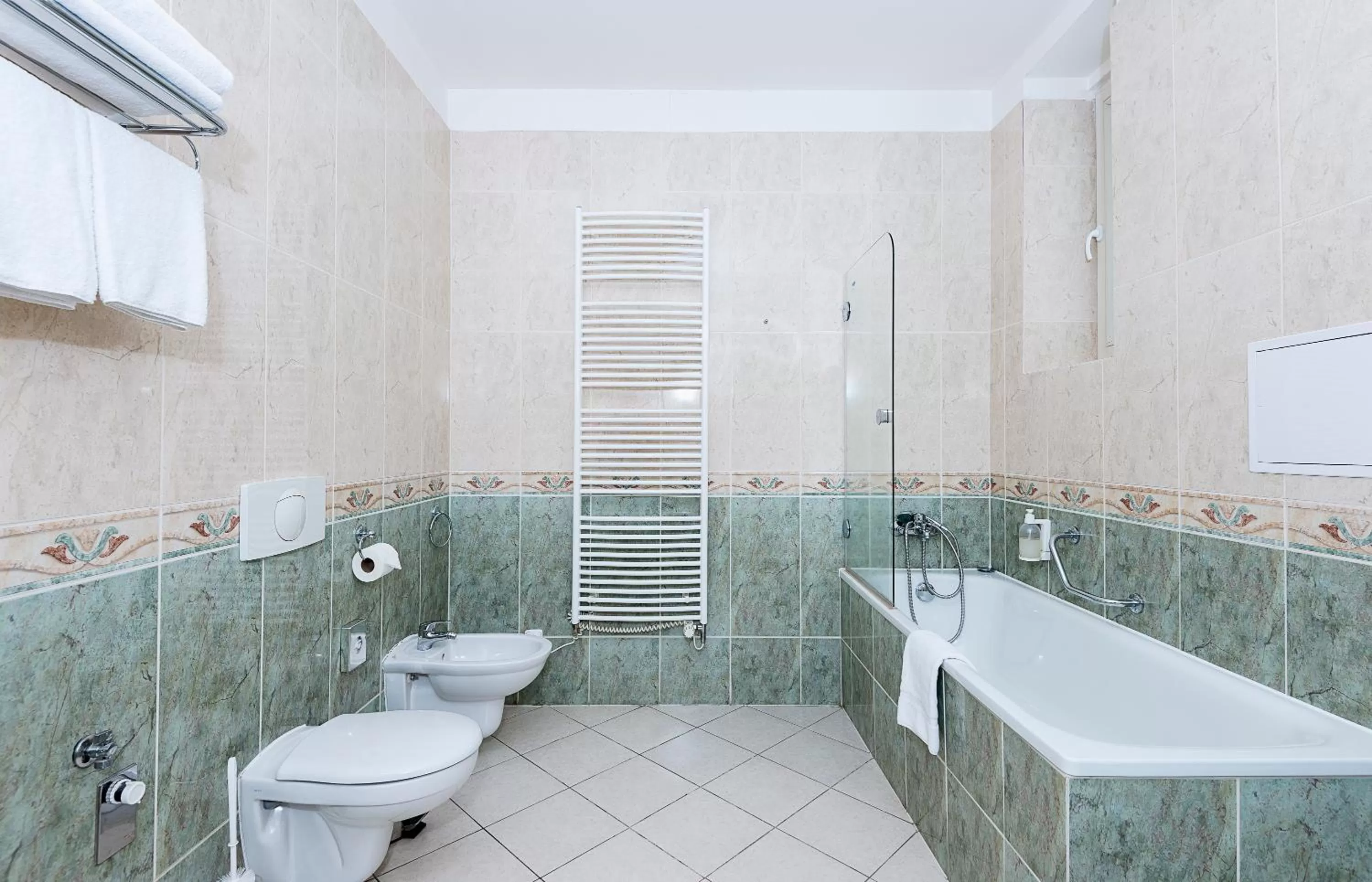 Toilet in Residence Romanza