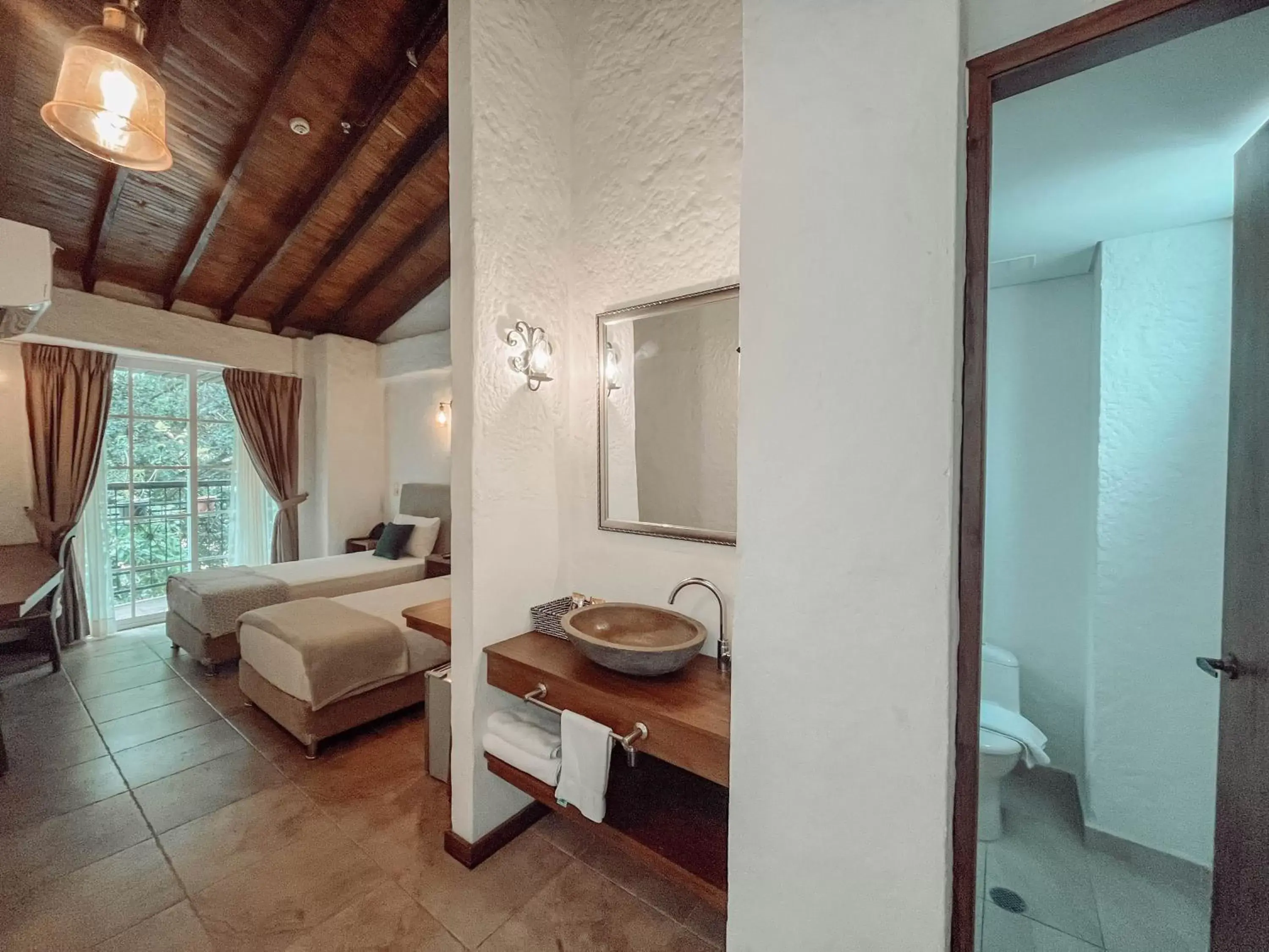 Superior Twin Room in Casa del Hidalgo Hotel Cali Centenario Superior Twin Room in Casa del Hidalgo Hotel Cali Centenario