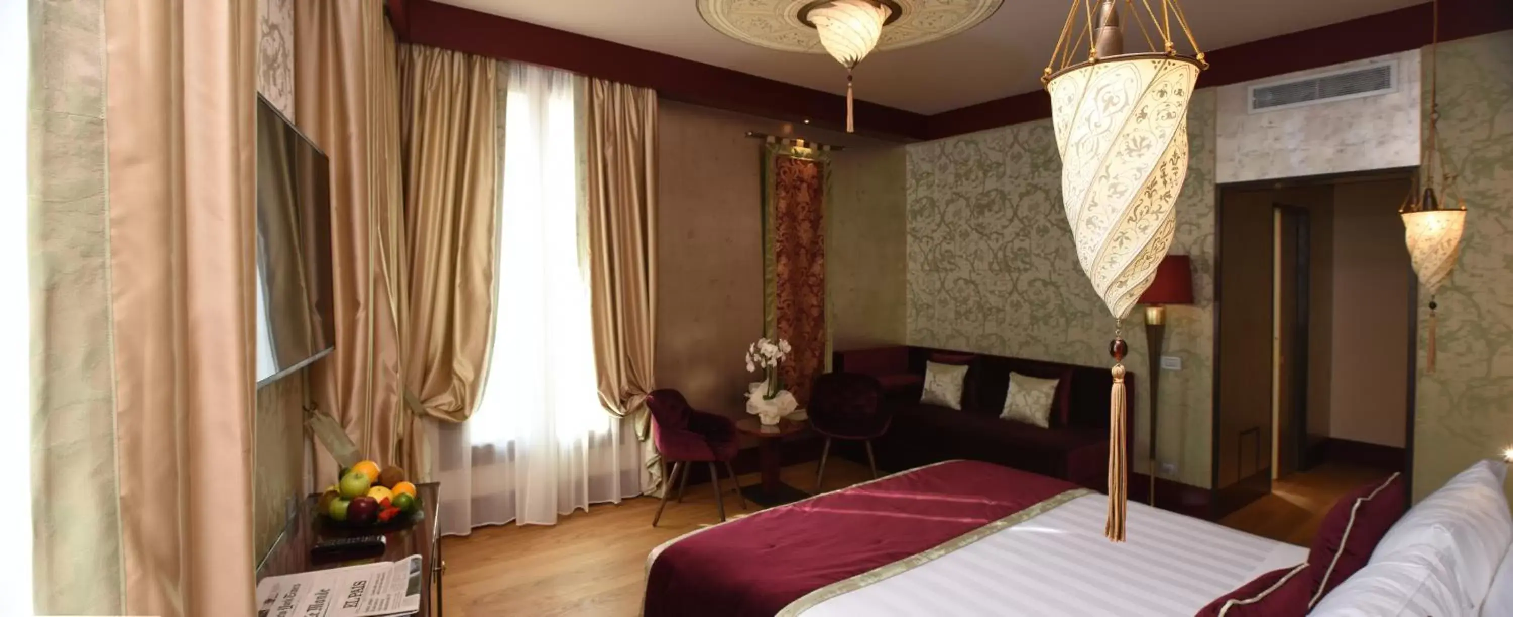 TV and multimedia, Bed in Santa Croce Boutique Hotel