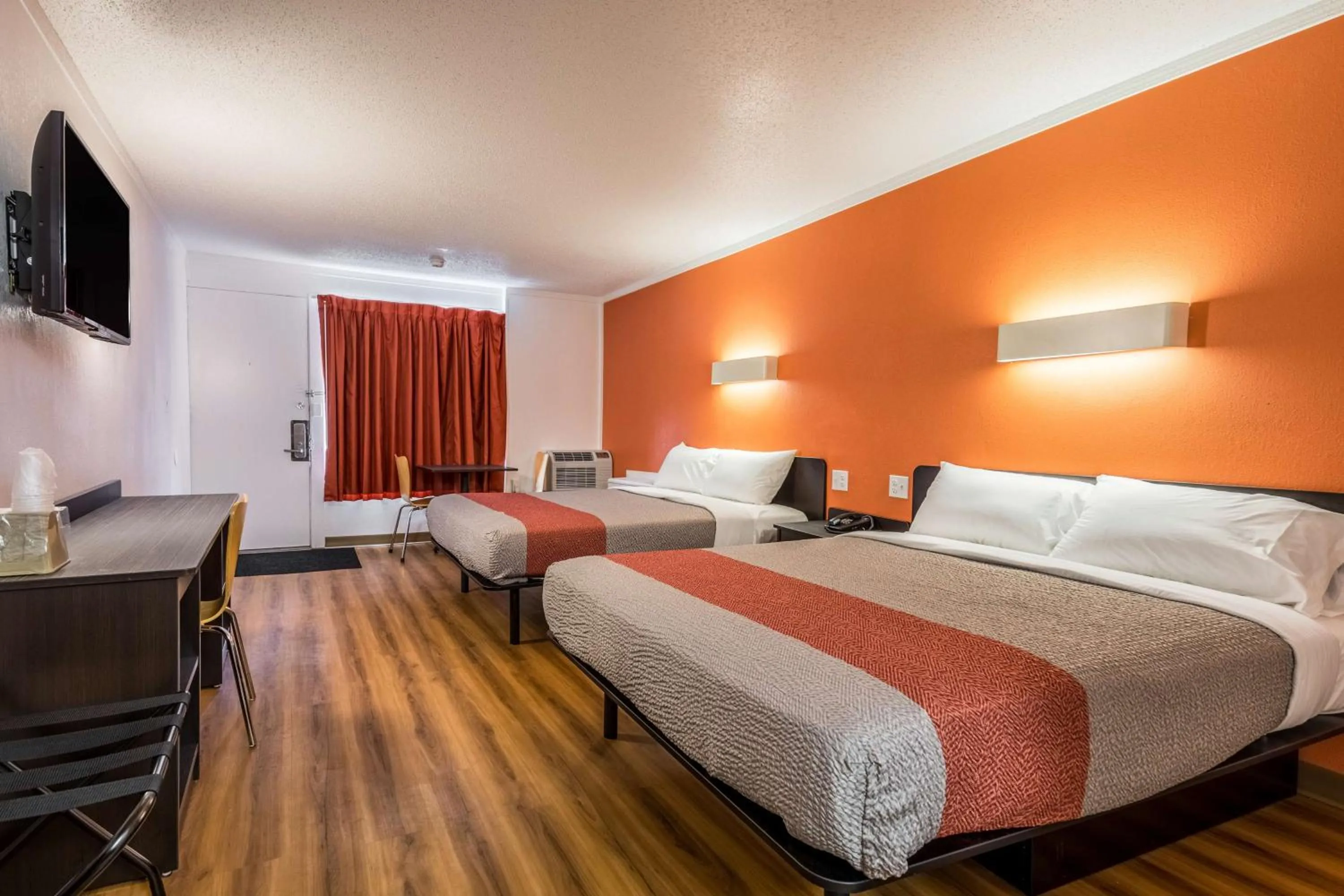 Photo of the whole room, Bed in Motel 6-Schenectady, NY