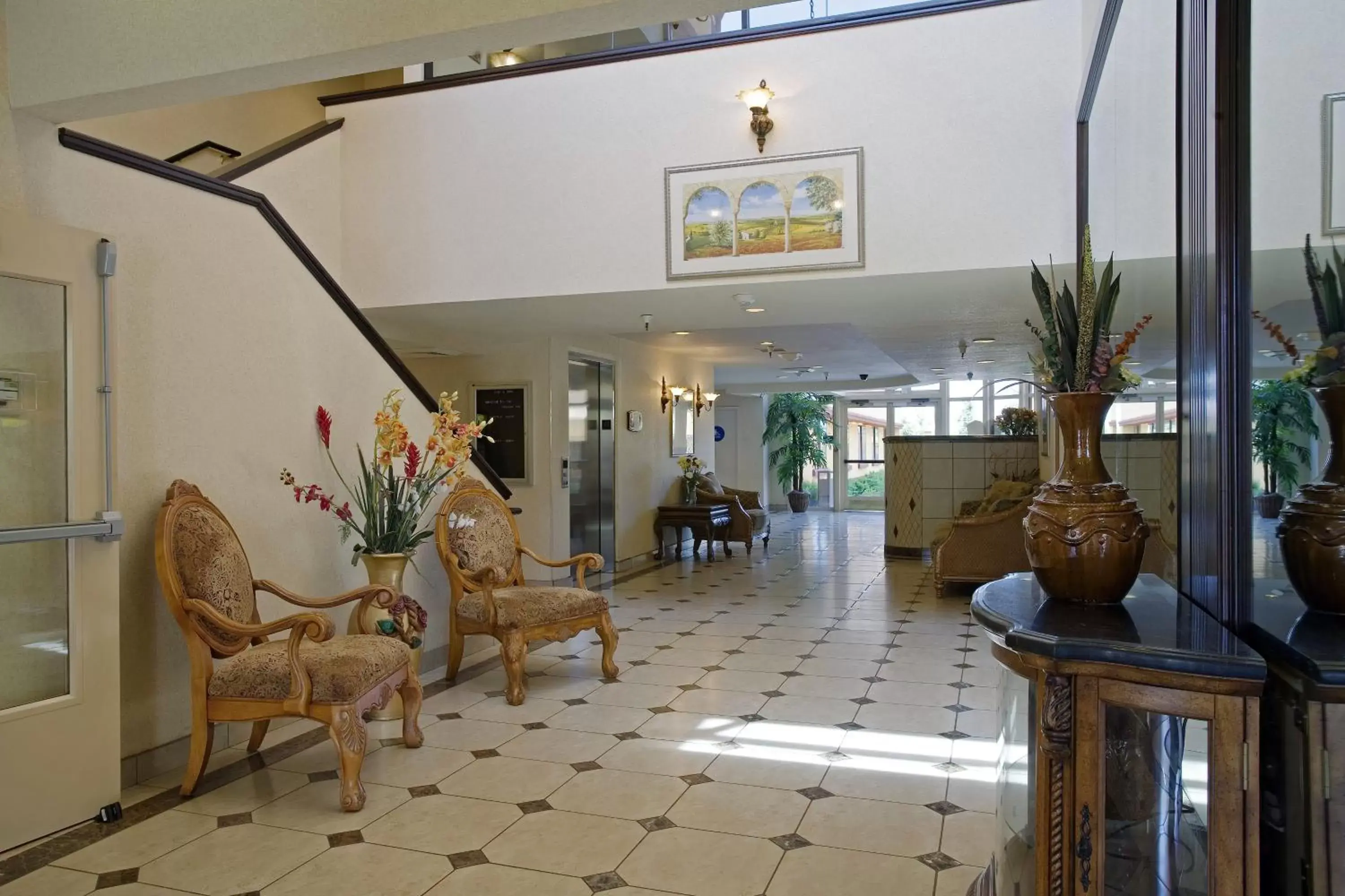 Lobby or reception in Holiday Inn Rancho Cordova - Northeast Sacramento, an IHG Hotel