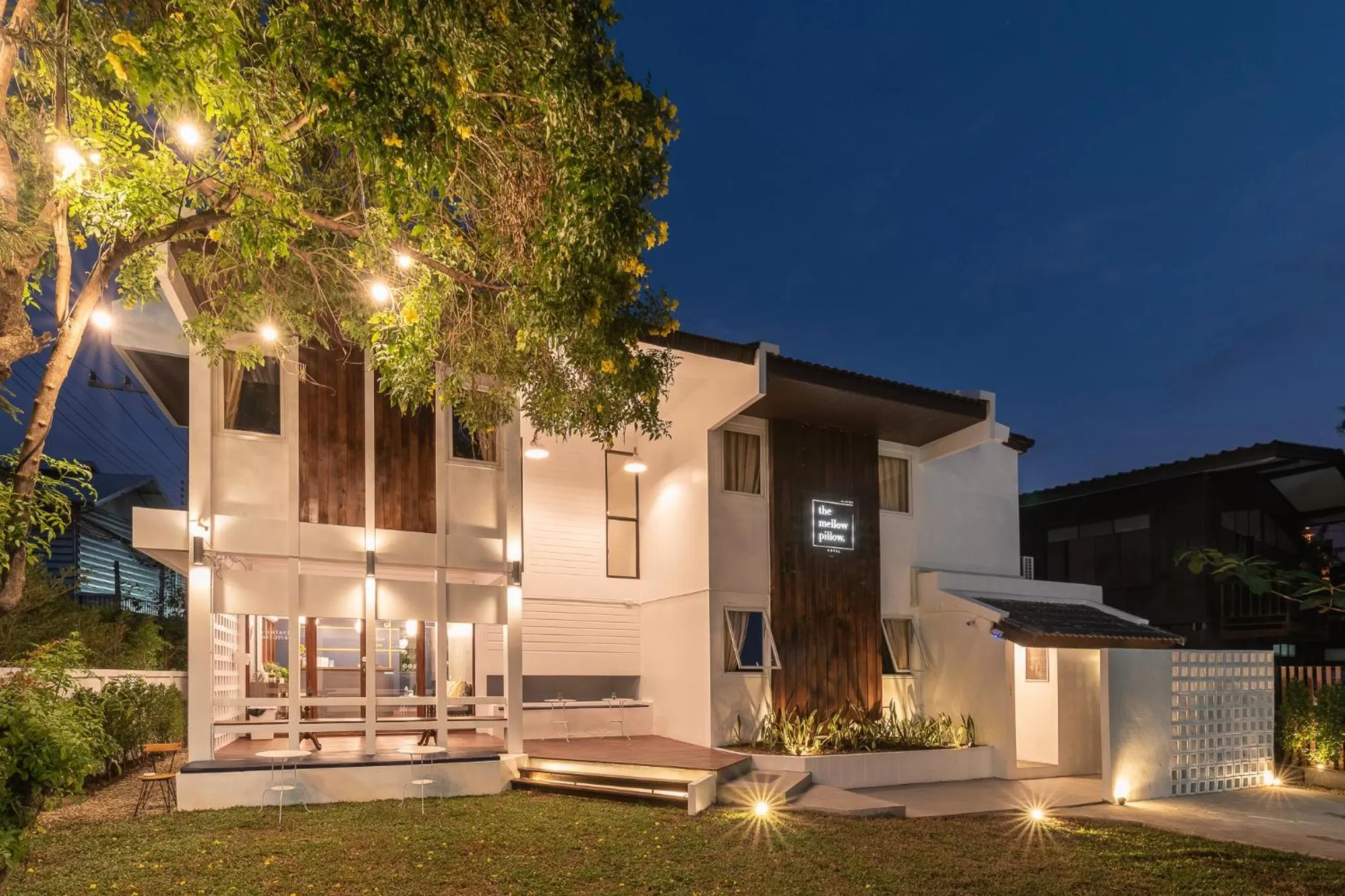 Property building in The Mellow Pillow Hotel @ Chiang Mai Gate