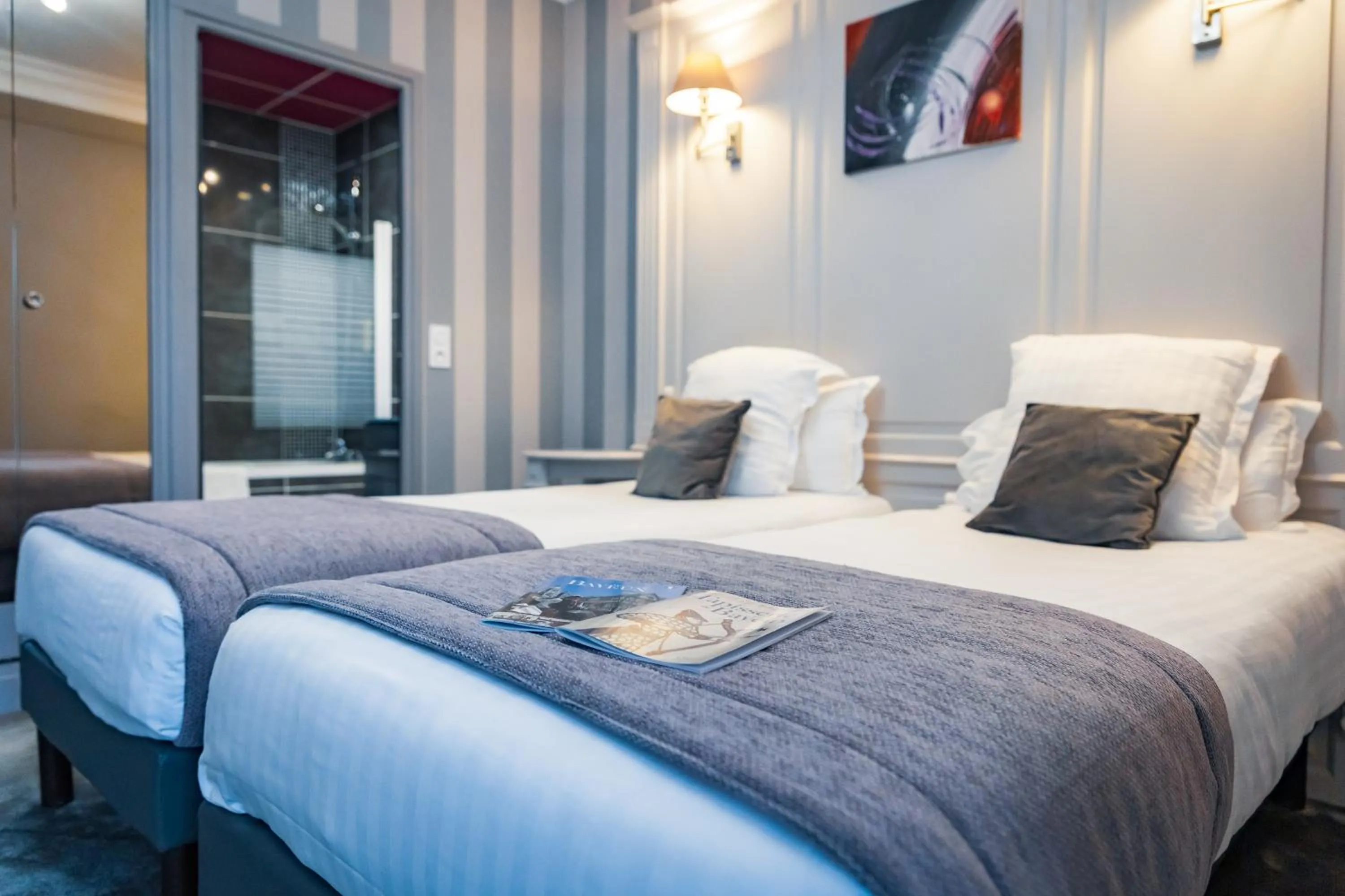 Bedroom, Bed in Grand Hôtel du Luxembourg & Spa