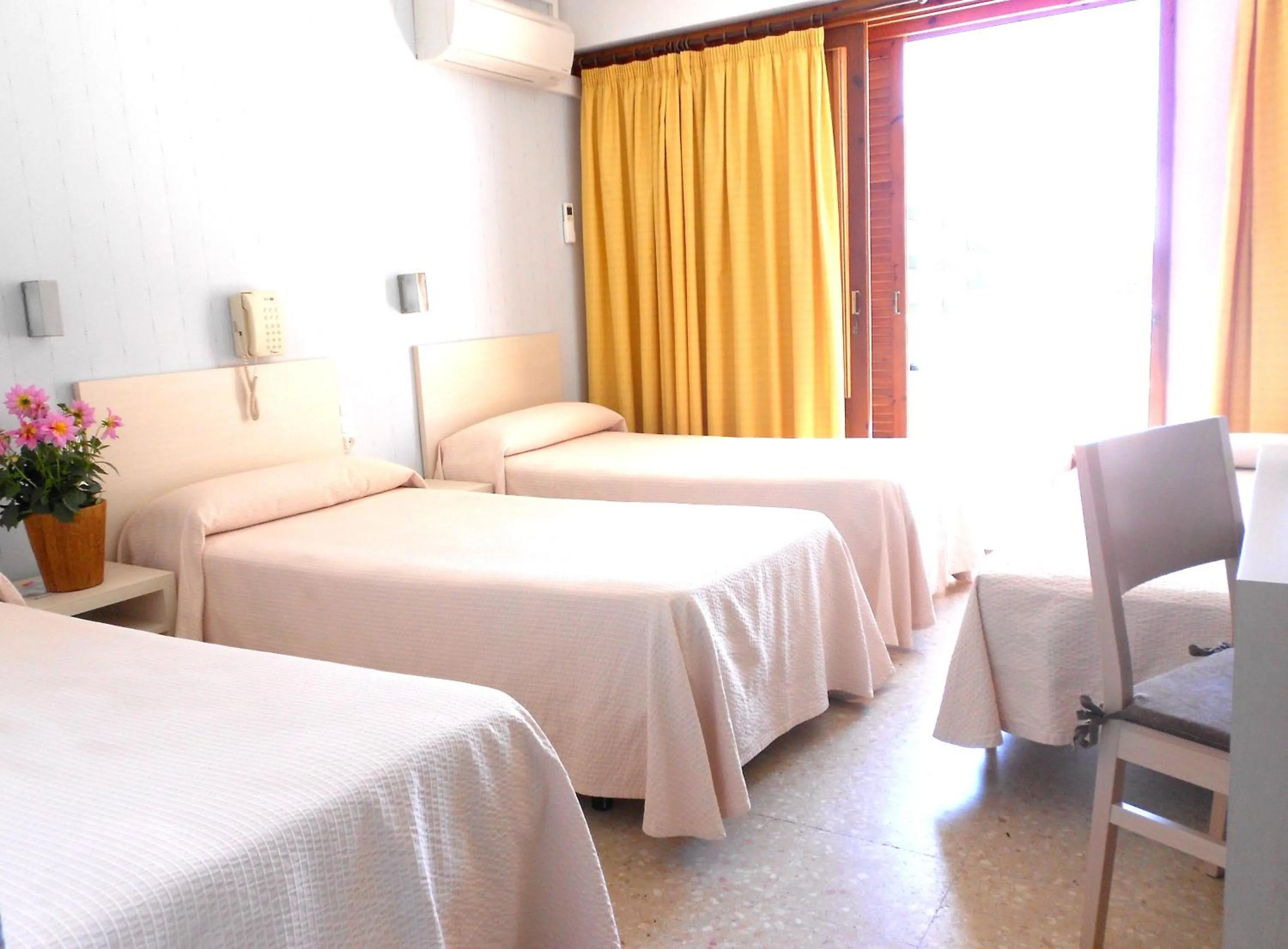 Photo of the whole room, Bed in Hotel Tramontana