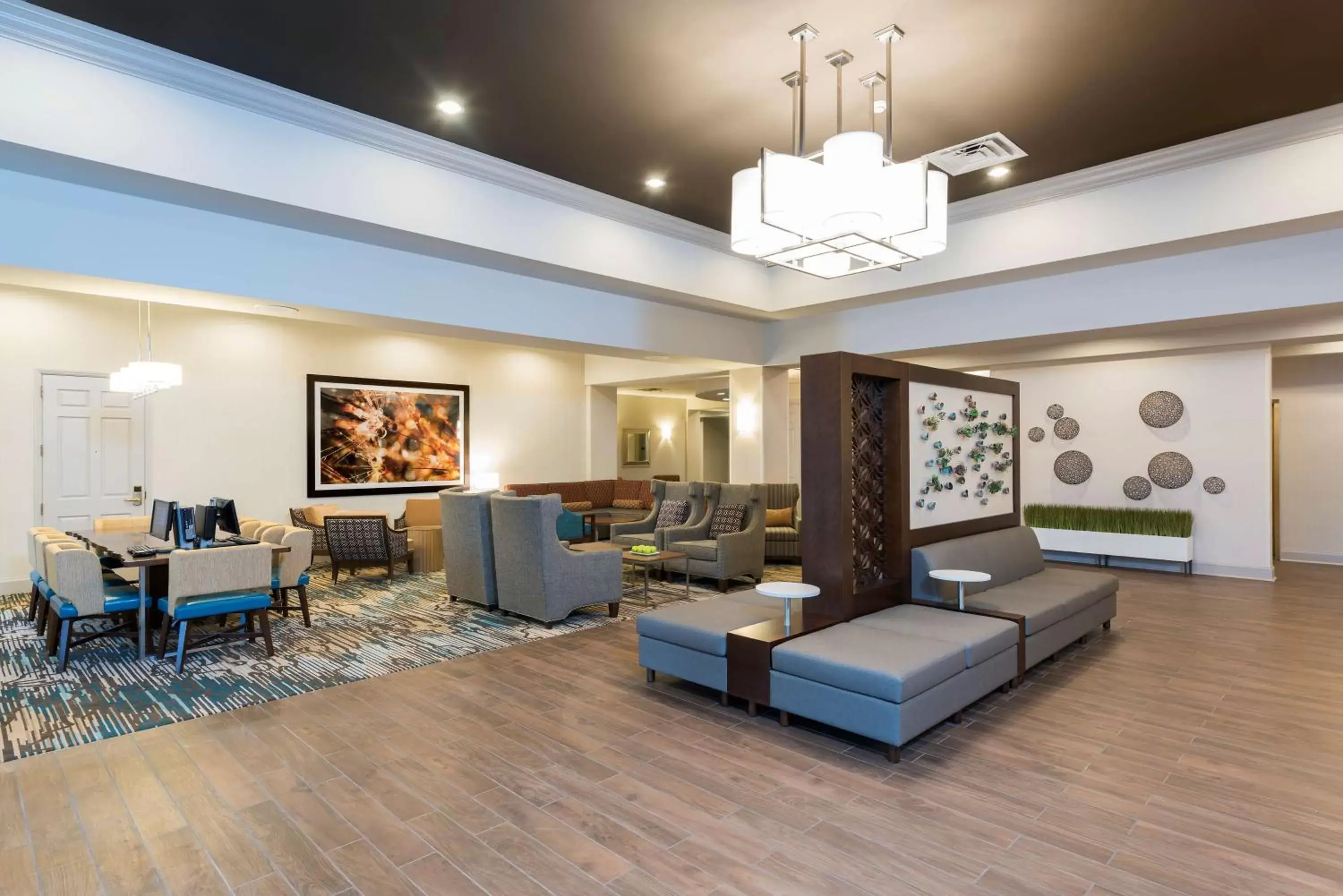 Lobby or reception, Seating Area in Doubletree by Hilton Pleasant Prairie Kenosha, WI