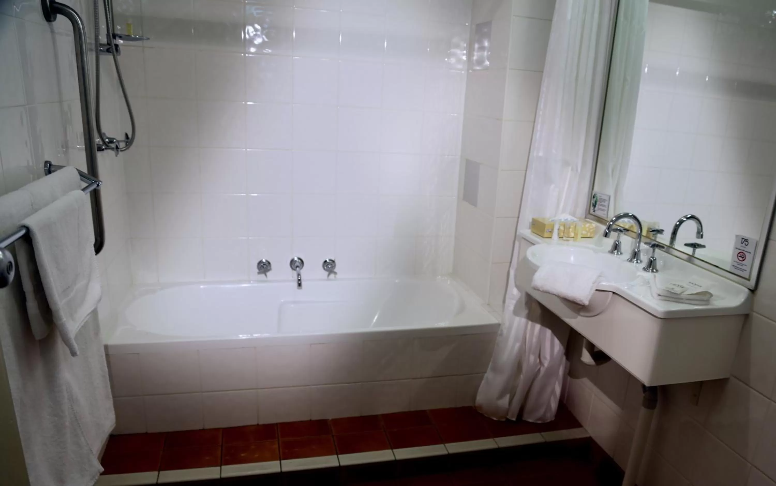 Bathroom in 175 Hotel Westmead