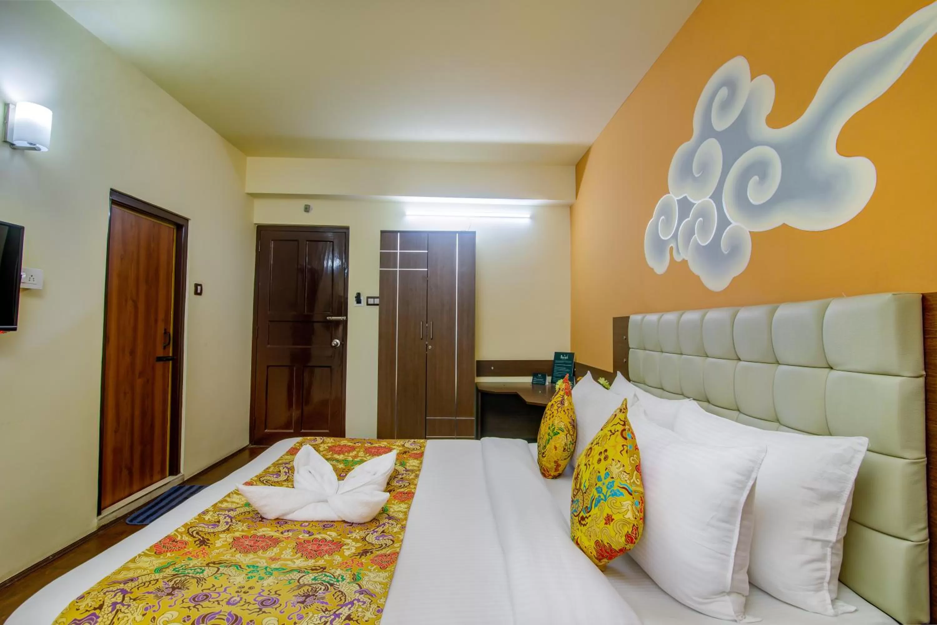 Bedroom, Bed in Muscatel Grand Silkroute - 300 Mts from MG Marg