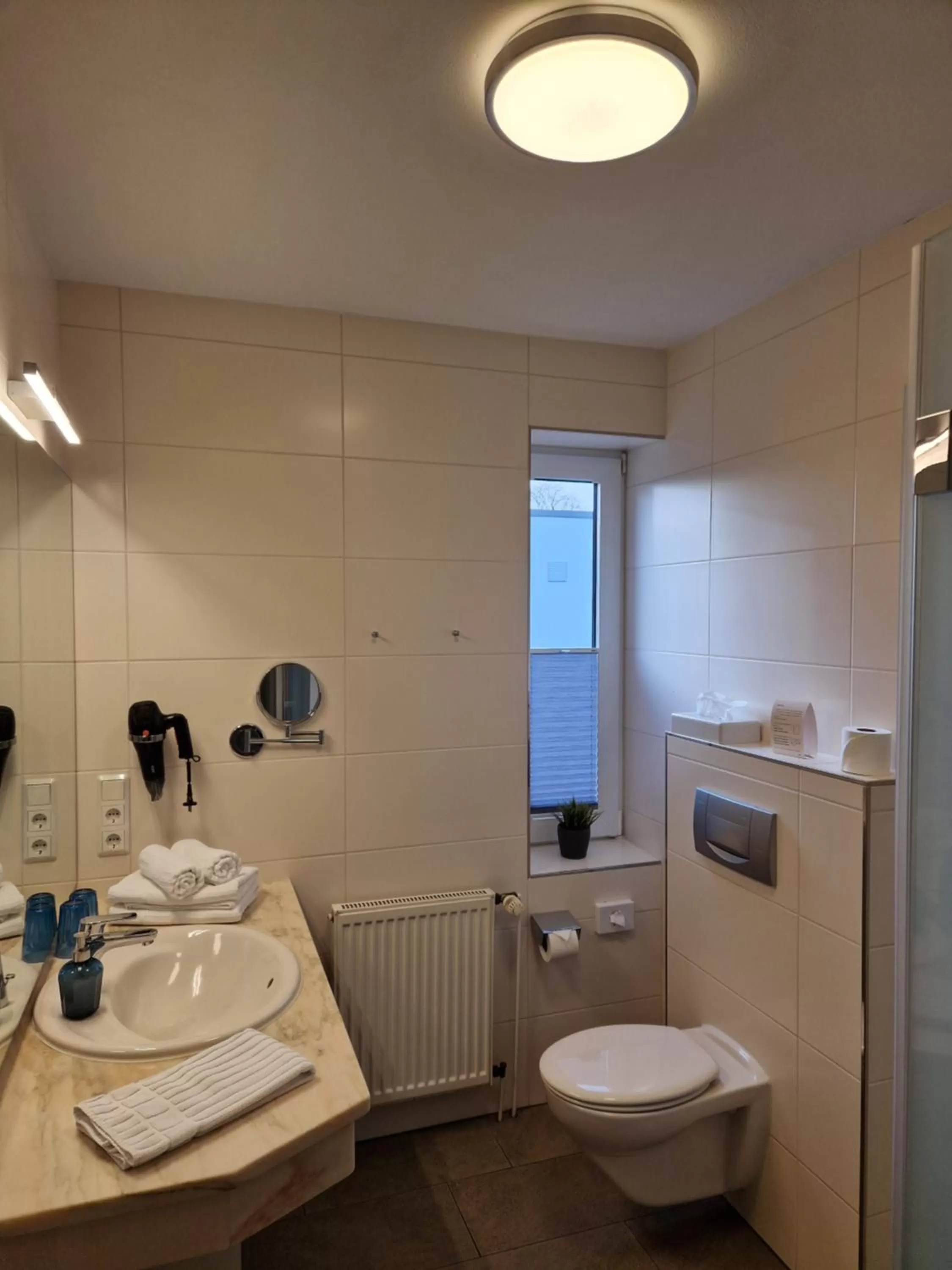 Bathroom in Hotel Friesische Wehde