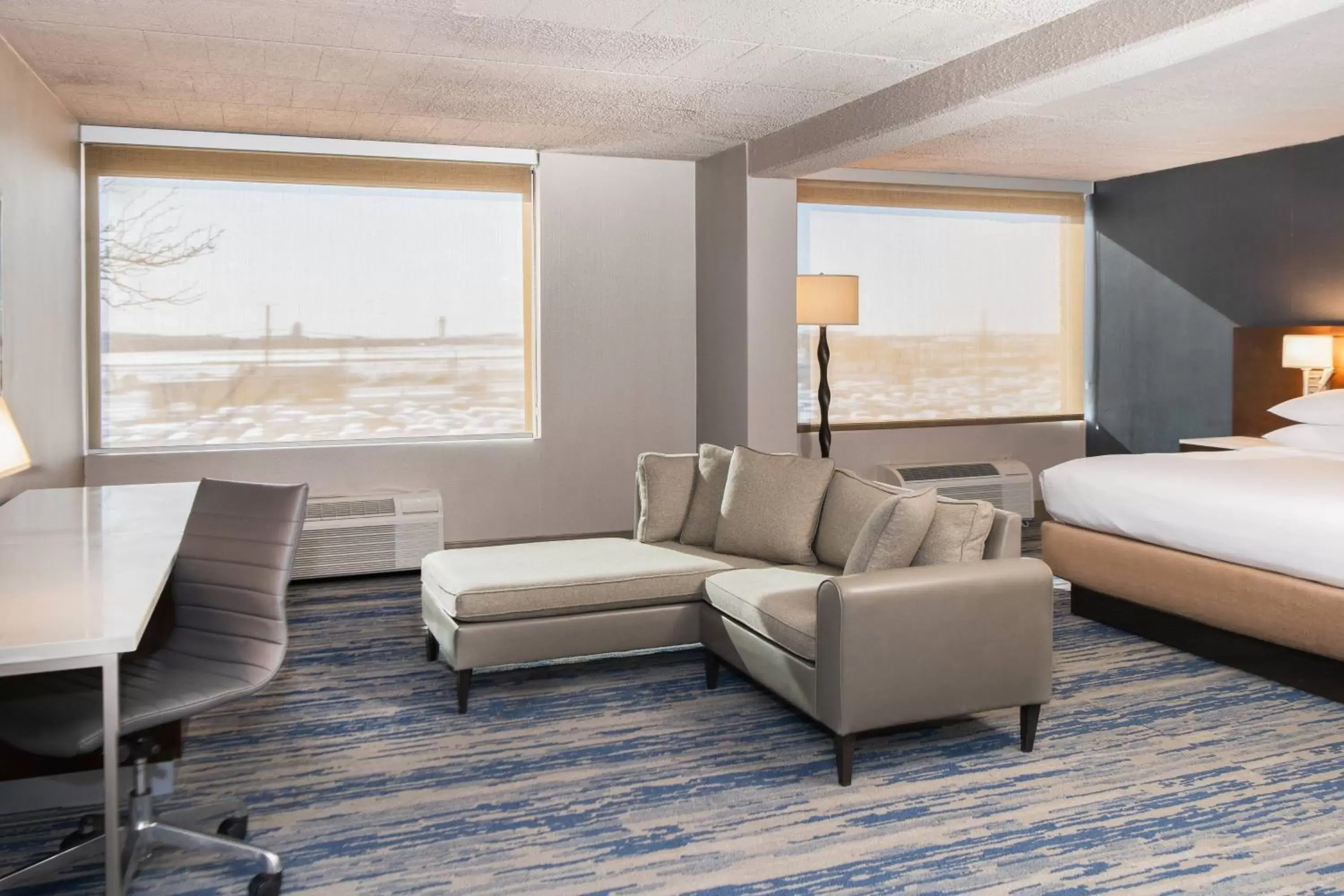 Bedroom in Delta Hotels by Marriott Detroit Metro Airport