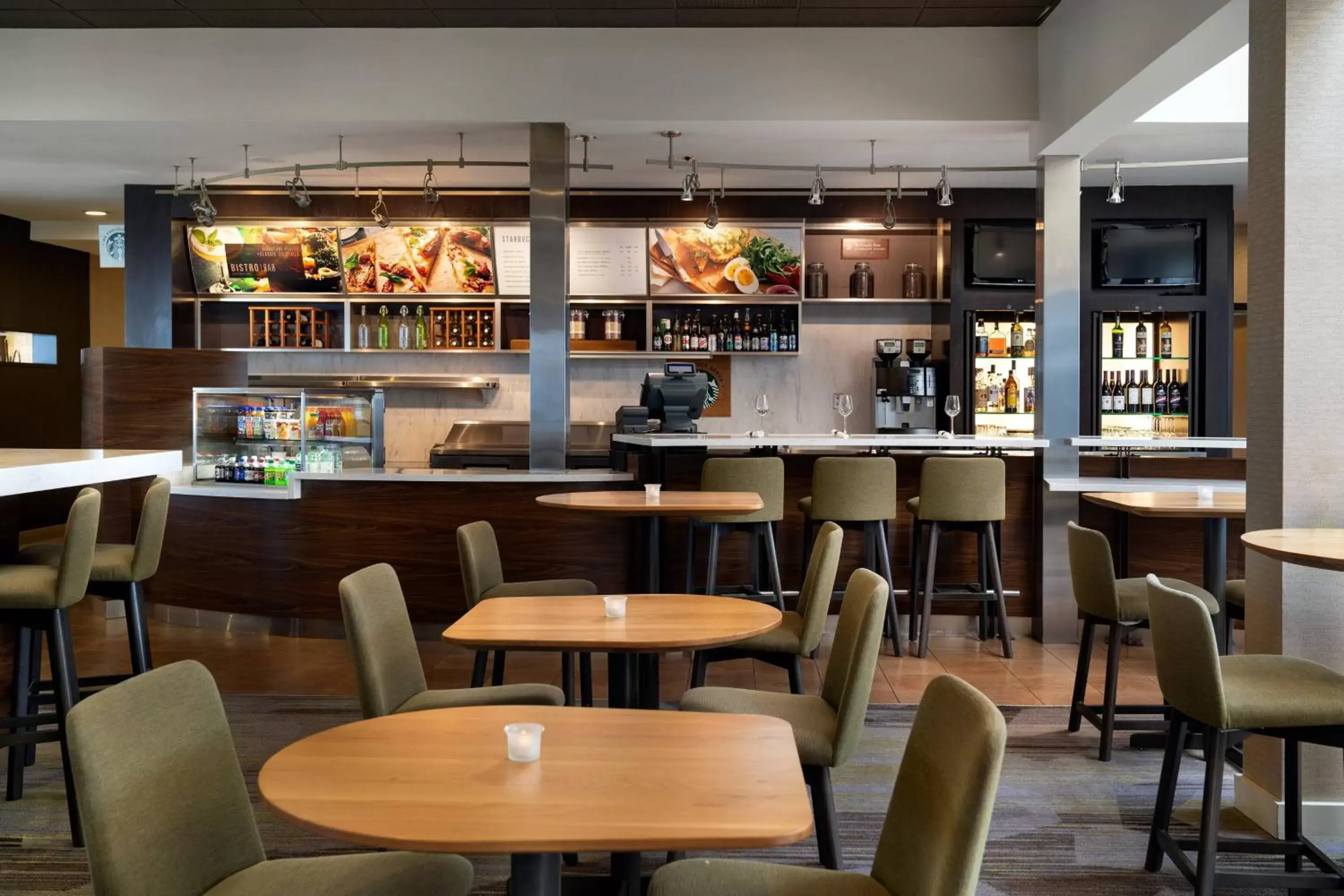 Restaurant/Places to Eat in Courtyard by Marriott Fresno