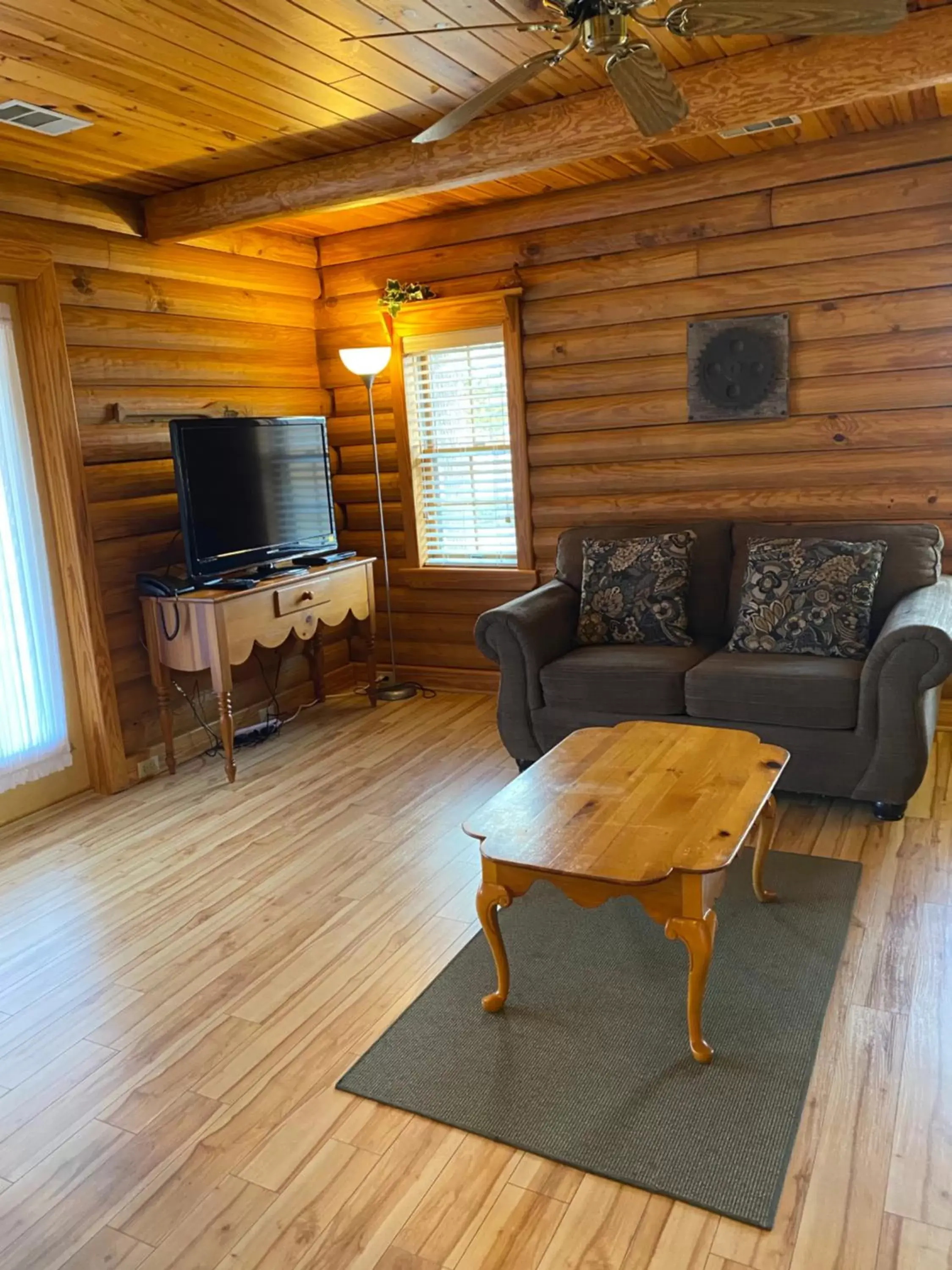 Living room, Seating Area in Crown Lake Resort & RV