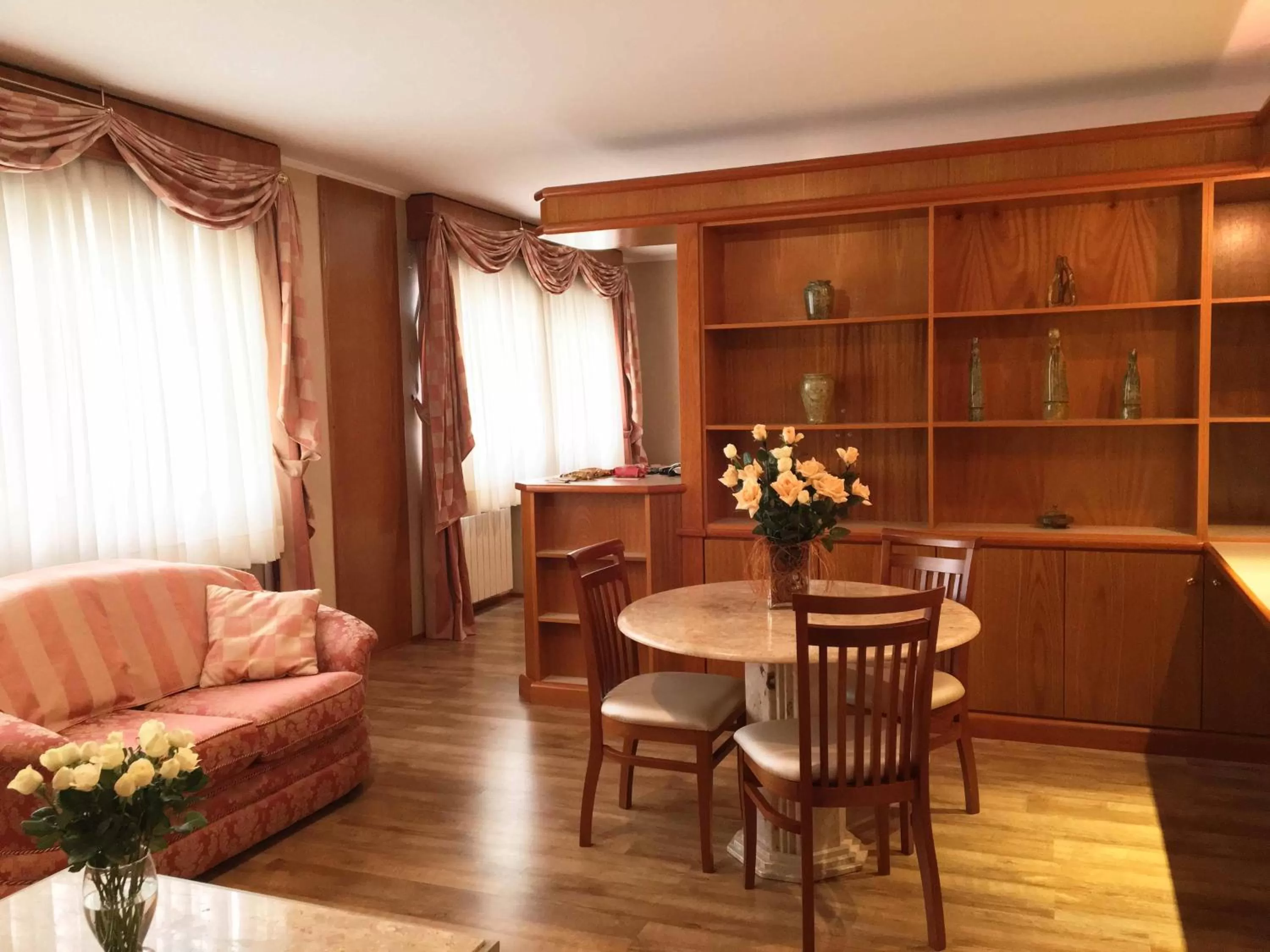 Living room in Cosmos Hotel