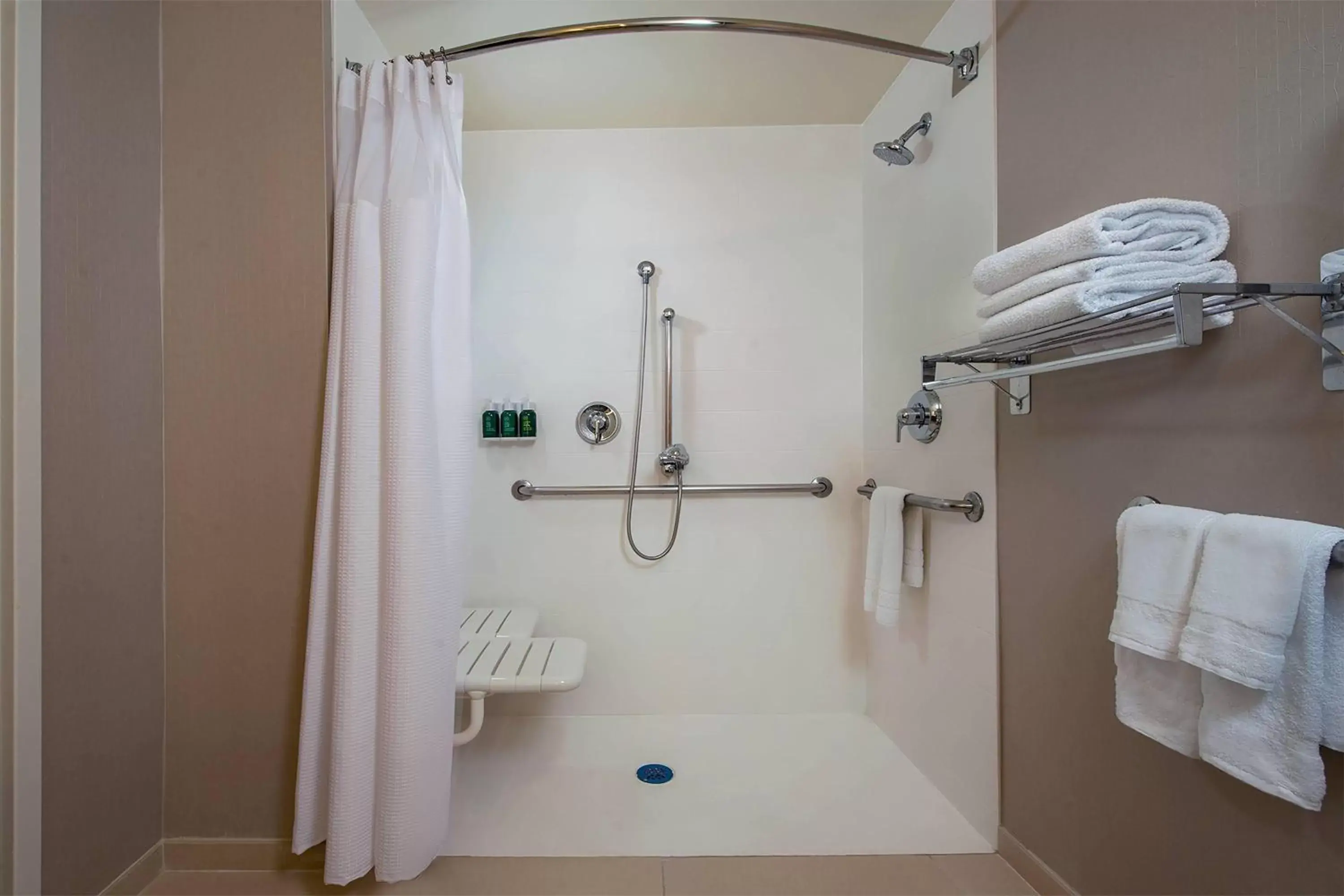 Bathroom in SpringHill Suites Centreville Chantilly