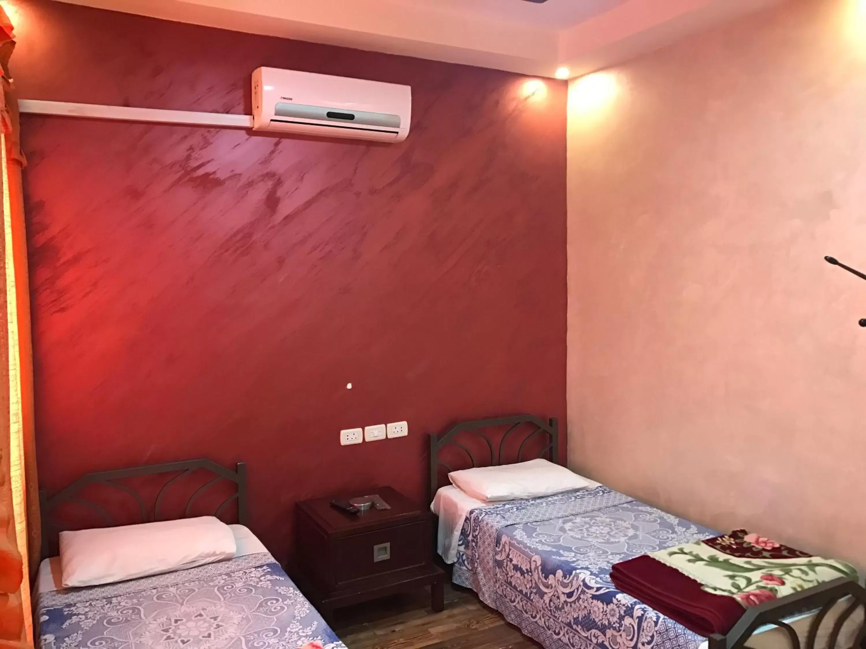 Bed in Sun Rise Hotel & Hostel & Tours