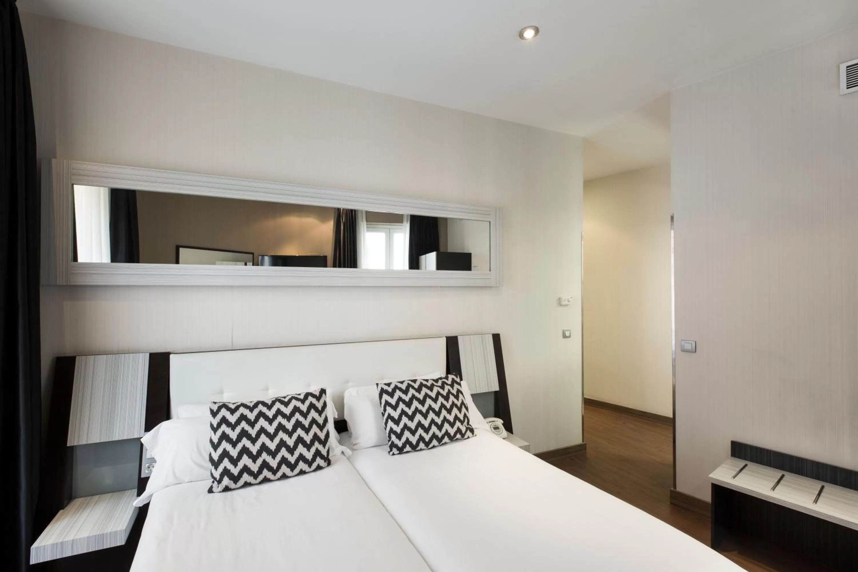 Bedroom, Bed in Petit Palace Triball