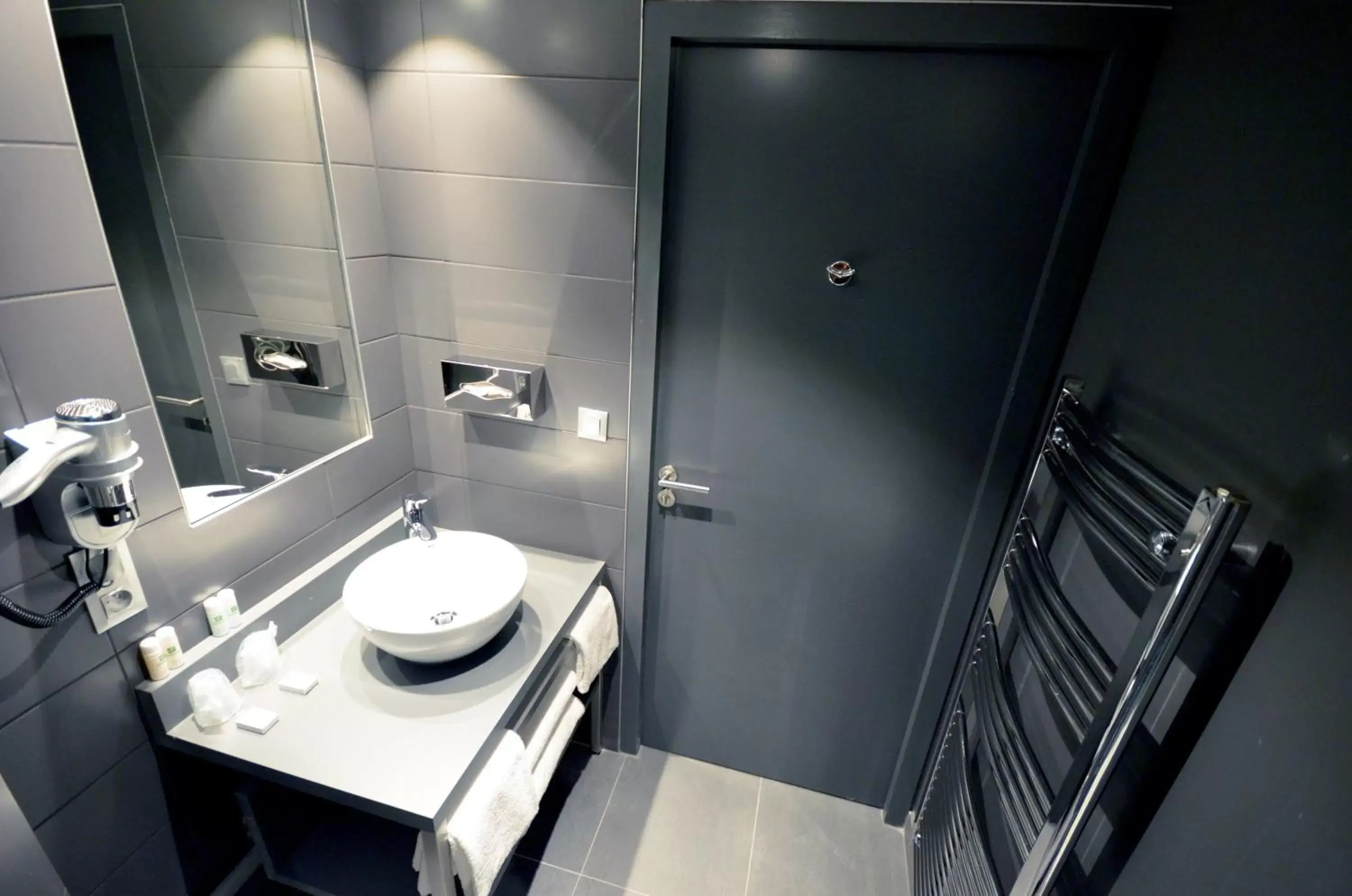 Bathroom in Holiday Inn Dijon Toison D'or, an IHG Hotel