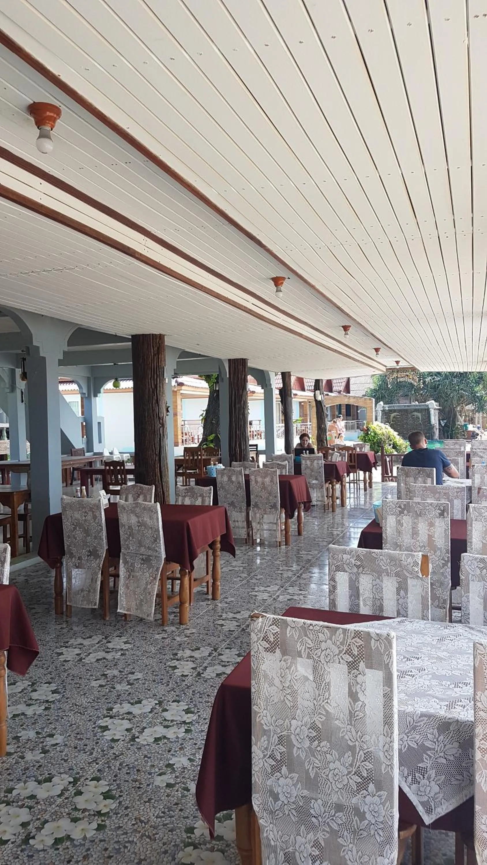 Restaurant/places to eat in Lanta Paradise Beach Resort