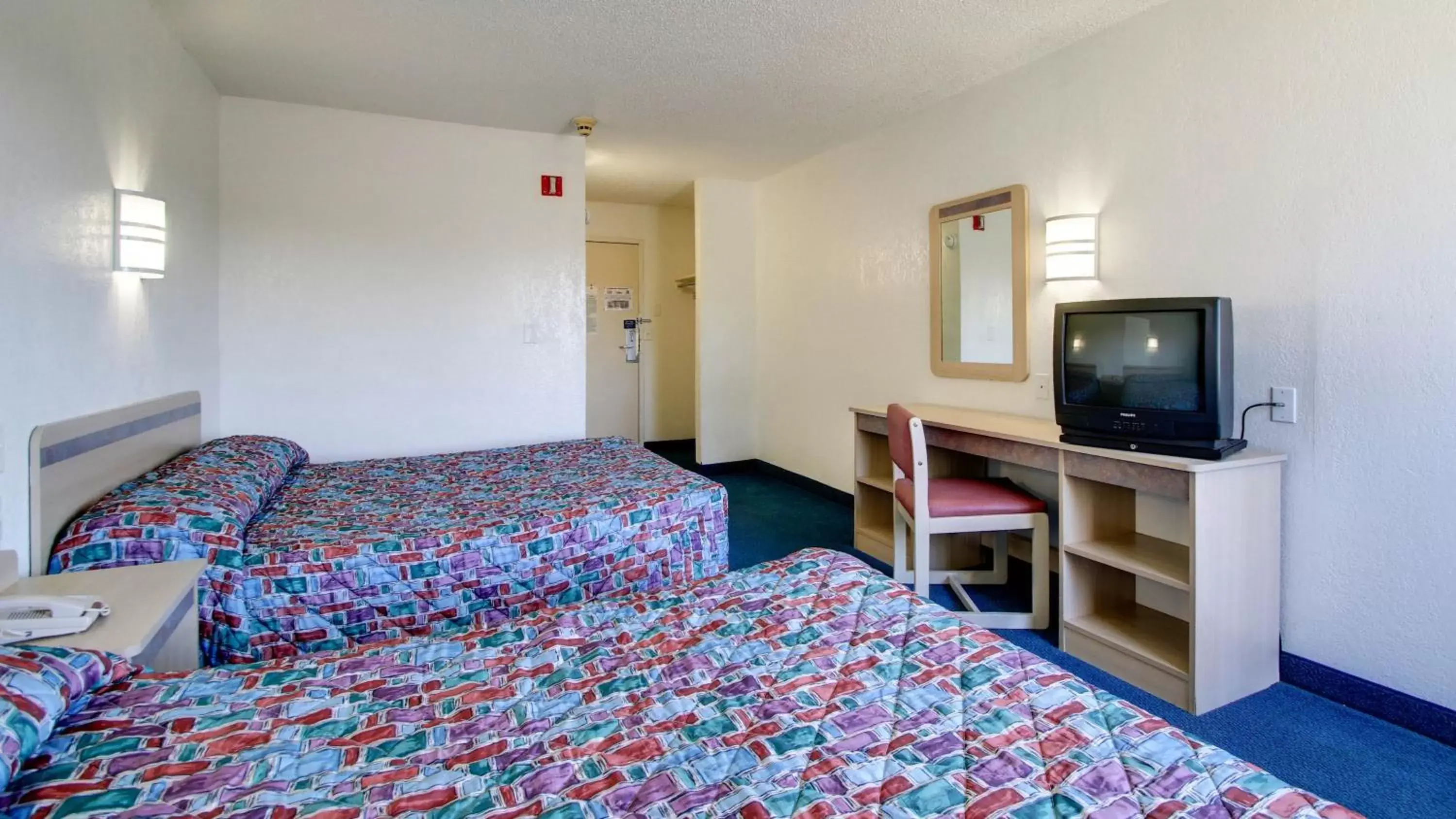 Photo of the whole room, Bed in Baymont Inn & Suites Shawnee