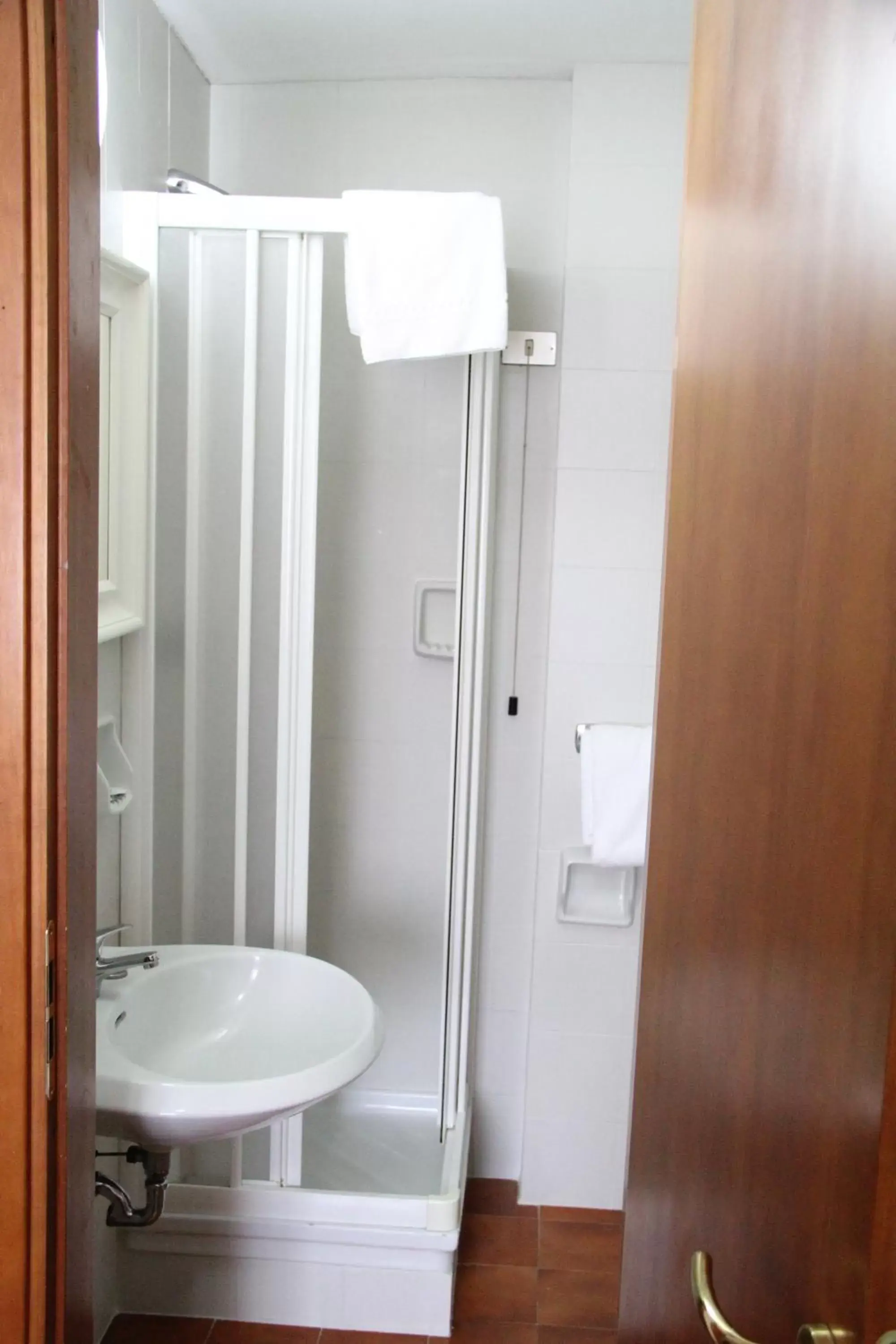 Shower, Bathroom in Hotel MM Dateo