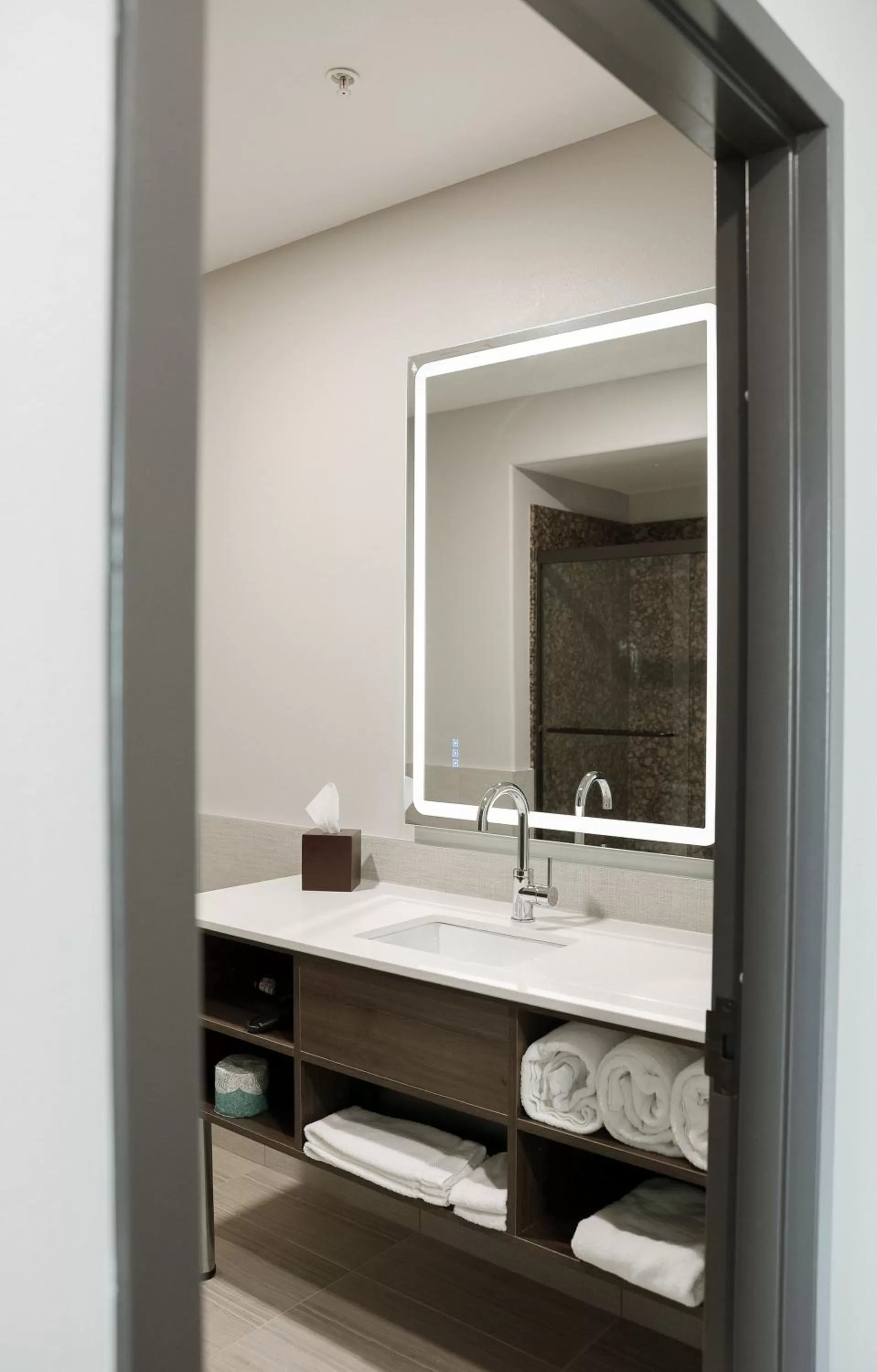 Bathroom in The Oread Lawrence, Tapestry Collection by Hilton