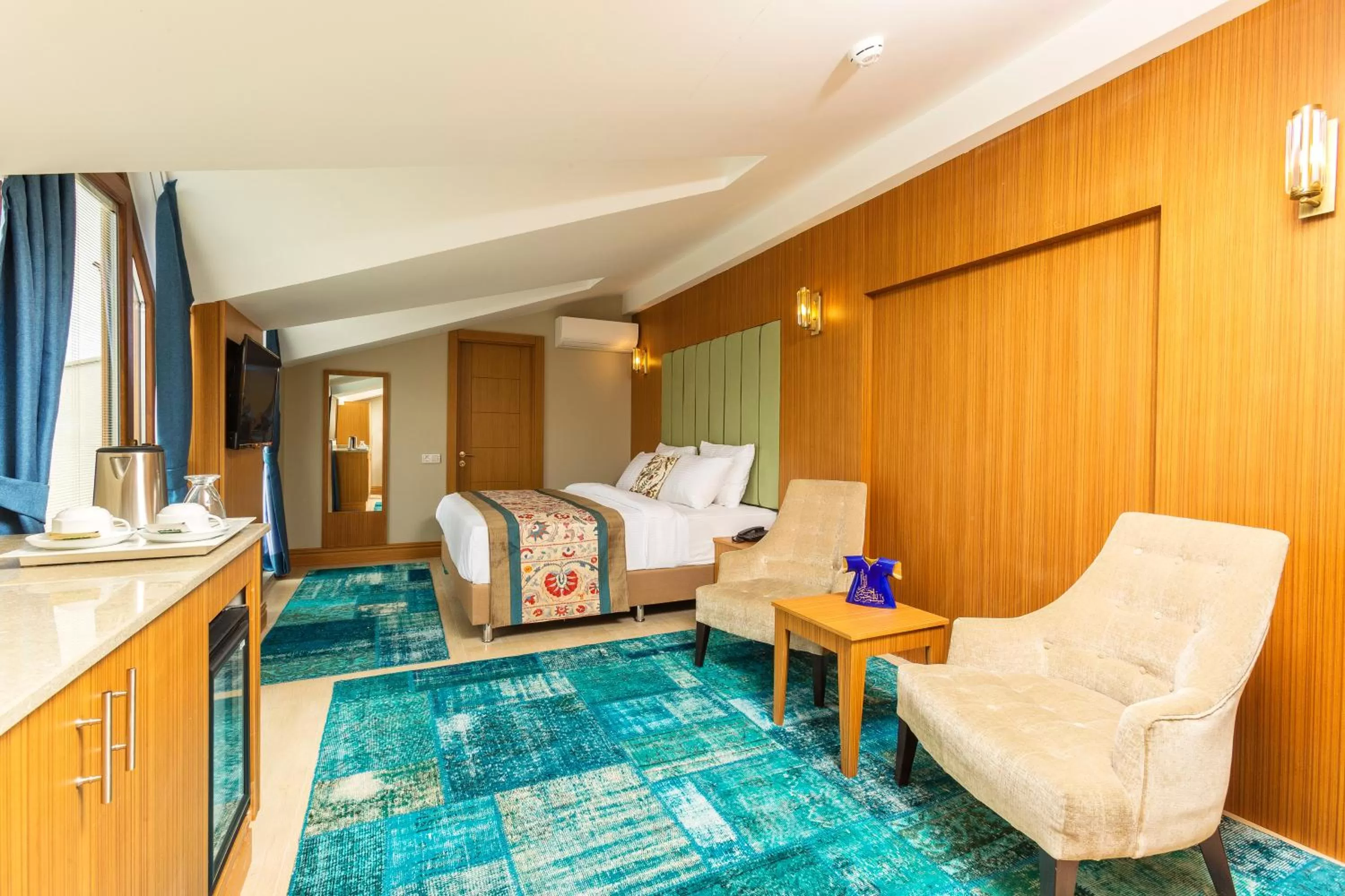 Photo of the whole room in Obelisk Hotel & Suites