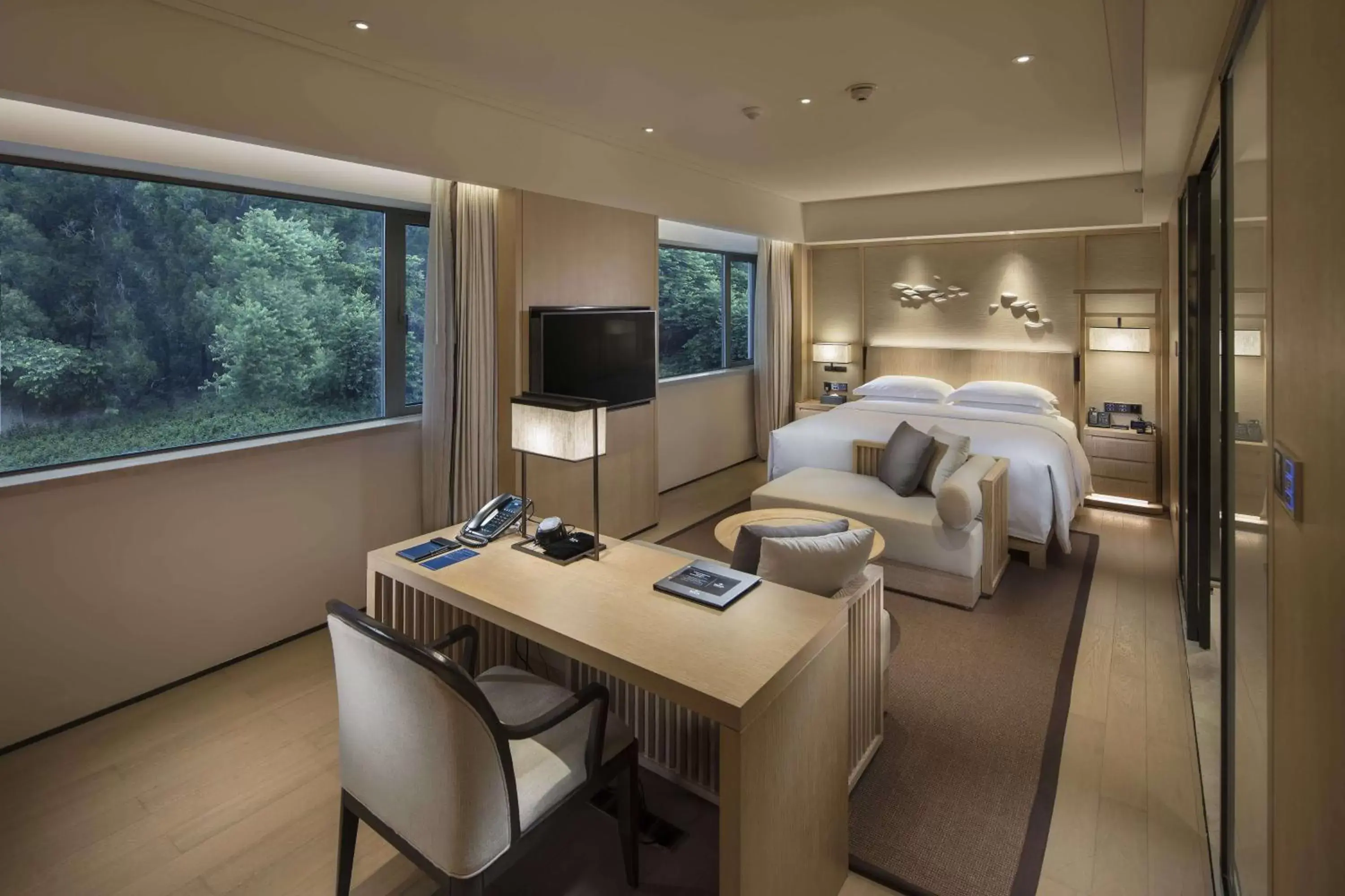 Bedroom in Hilton Shenzhen Shekou Nanhai