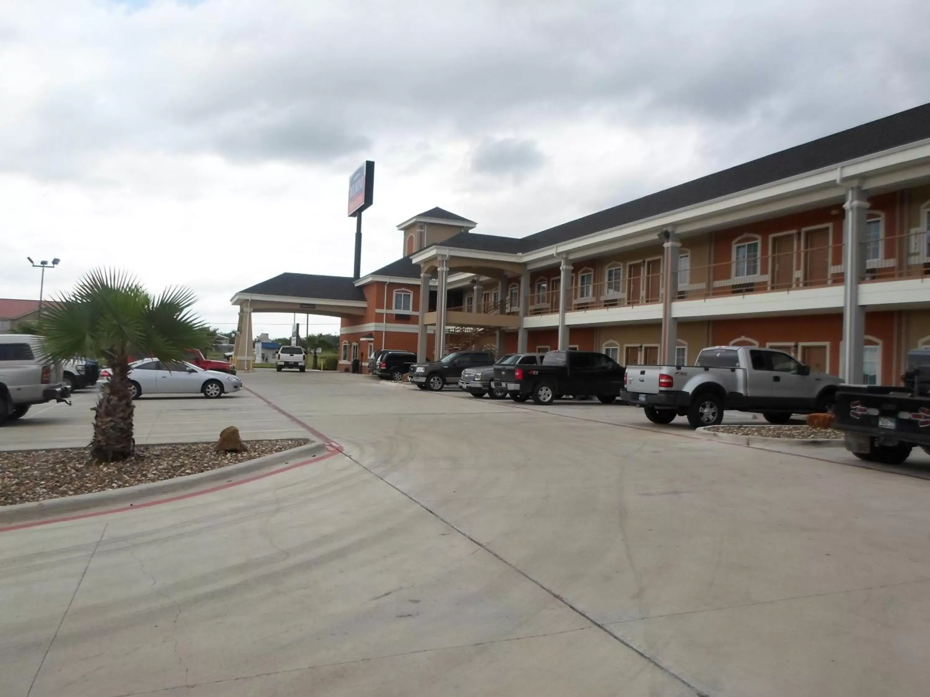 Property building in Studio 6-Beeville, TX Property building in Studio 6-Beeville, TX