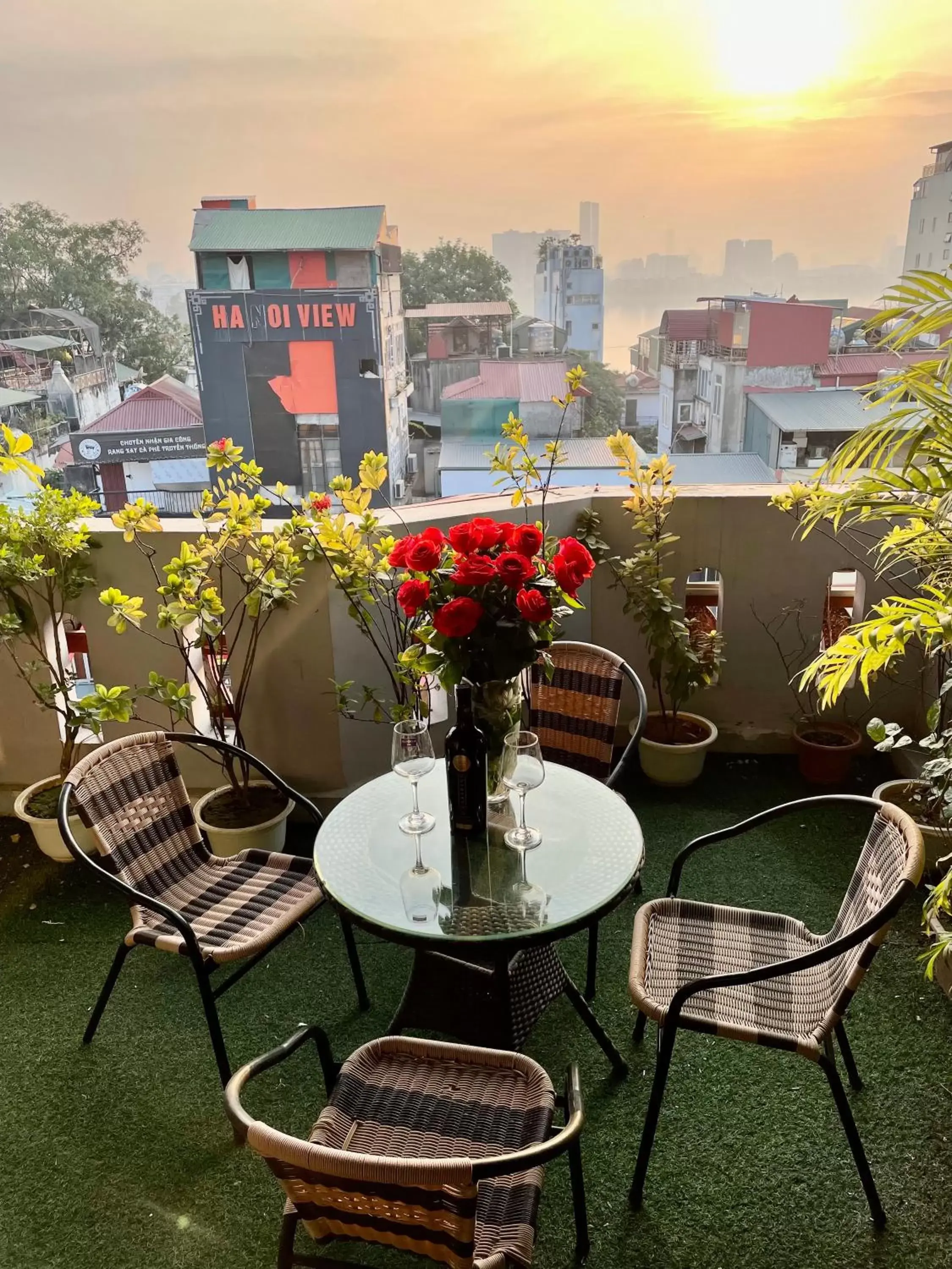 Balcony/Terrace in The Royal Hotel Near West Lake