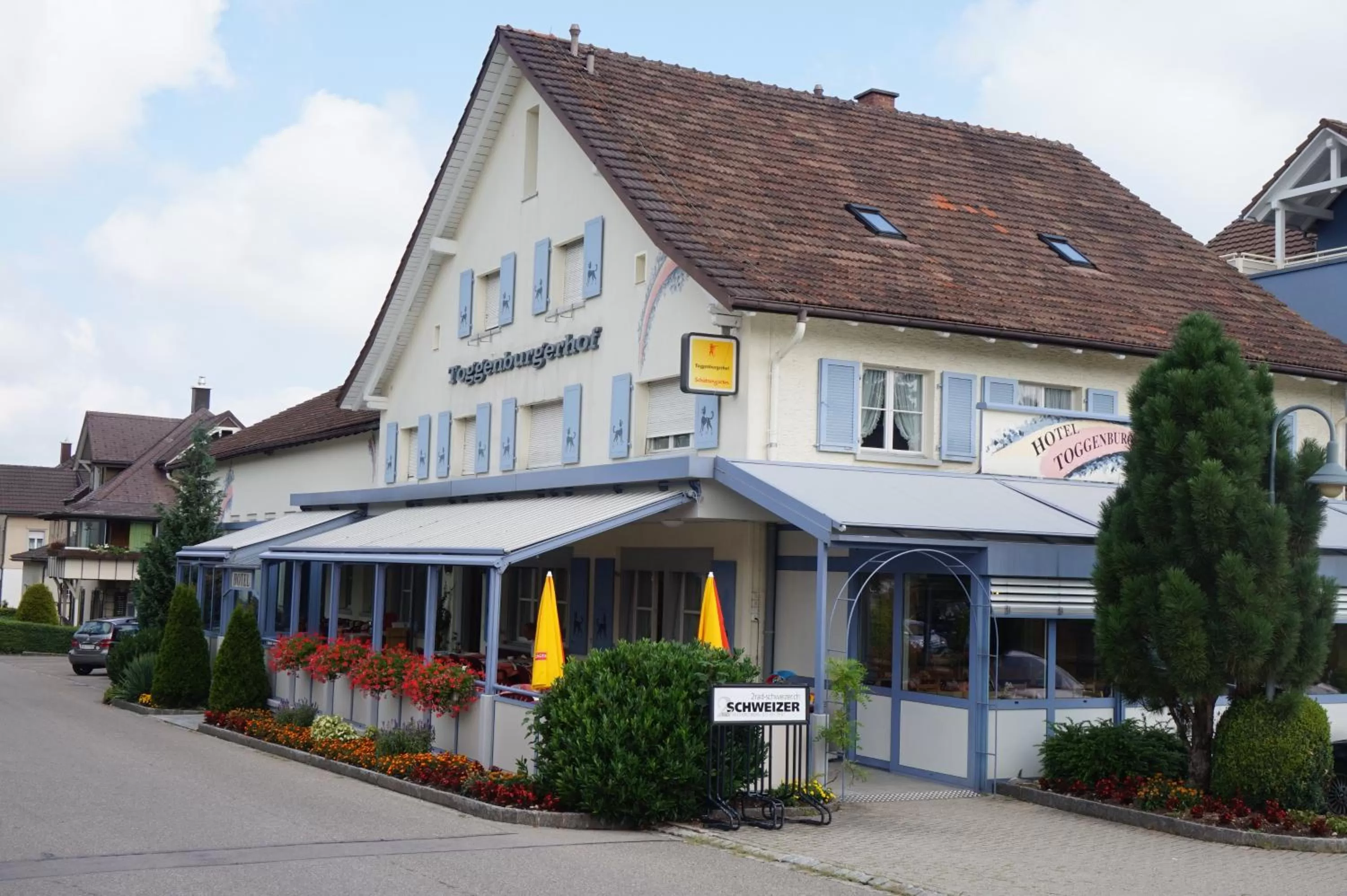 Facade/entrance, Property Building in Hotel Toggenburgerhof