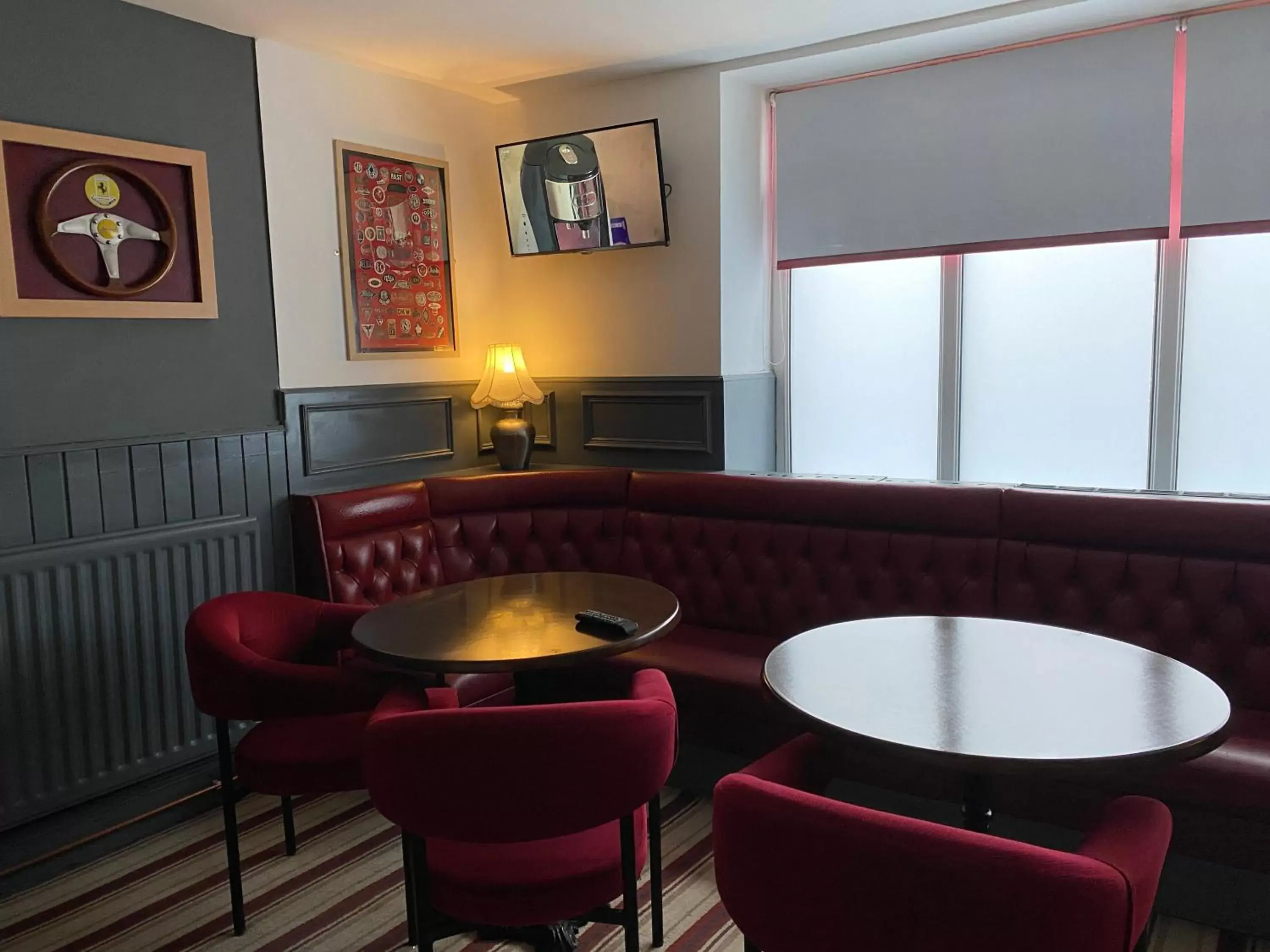 Lounge or bar, Lounge/Bar in The Crossroads Inn