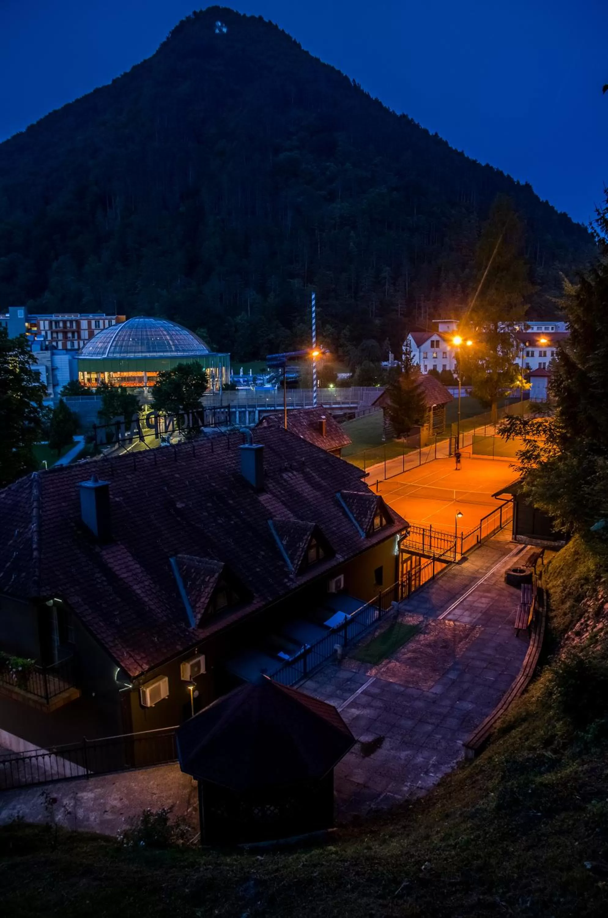 Night in Penzion Park