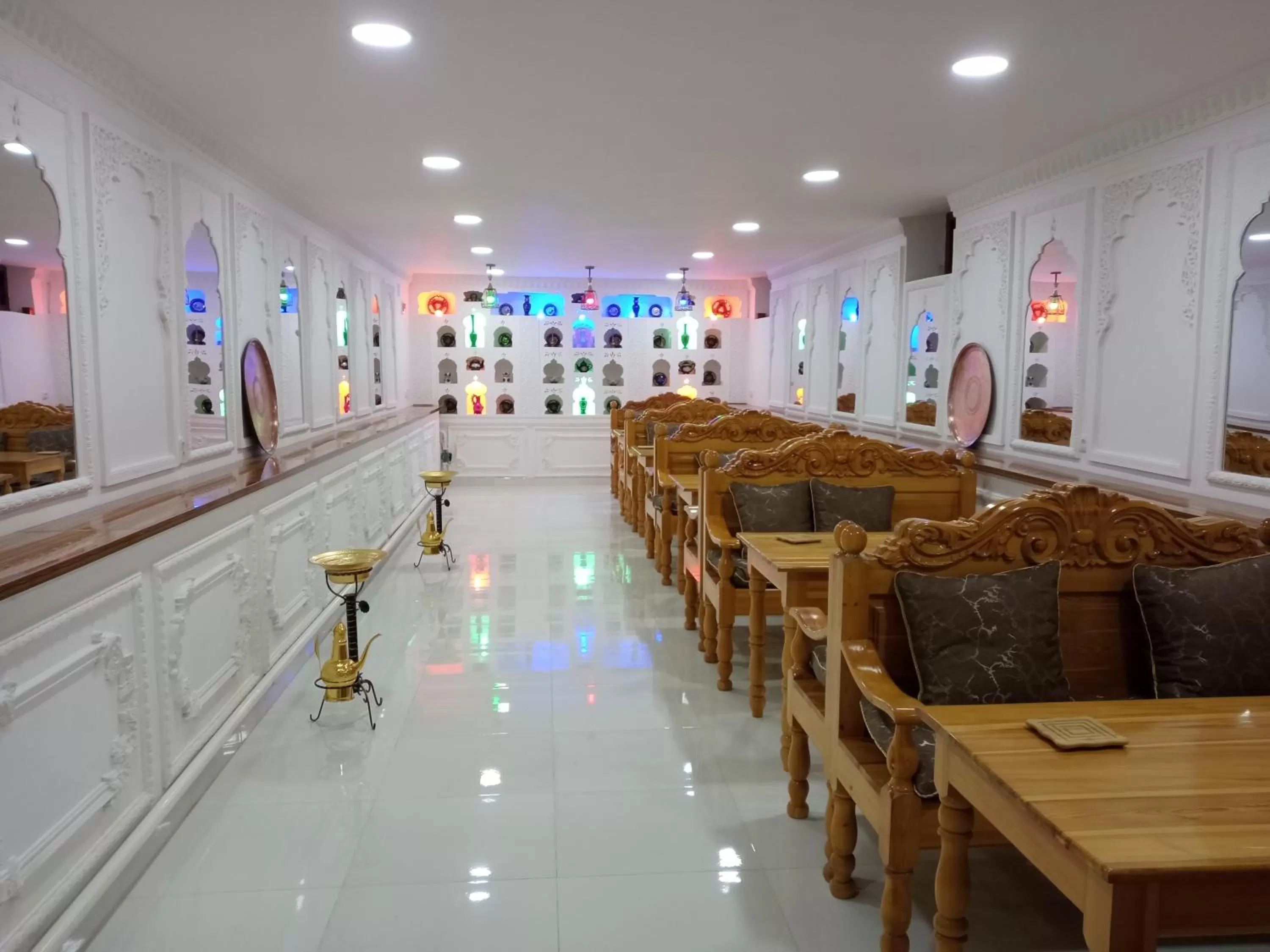 Restaurant/Places to Eat in Boutigue Hotel Parvina