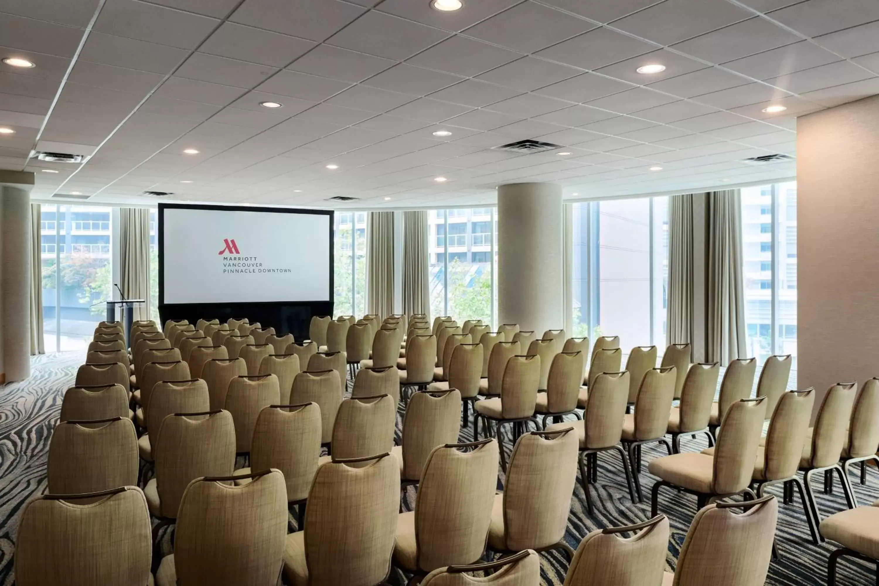 Meeting/conference room in Vancouver Marriott Pinnacle Downtown Hotel